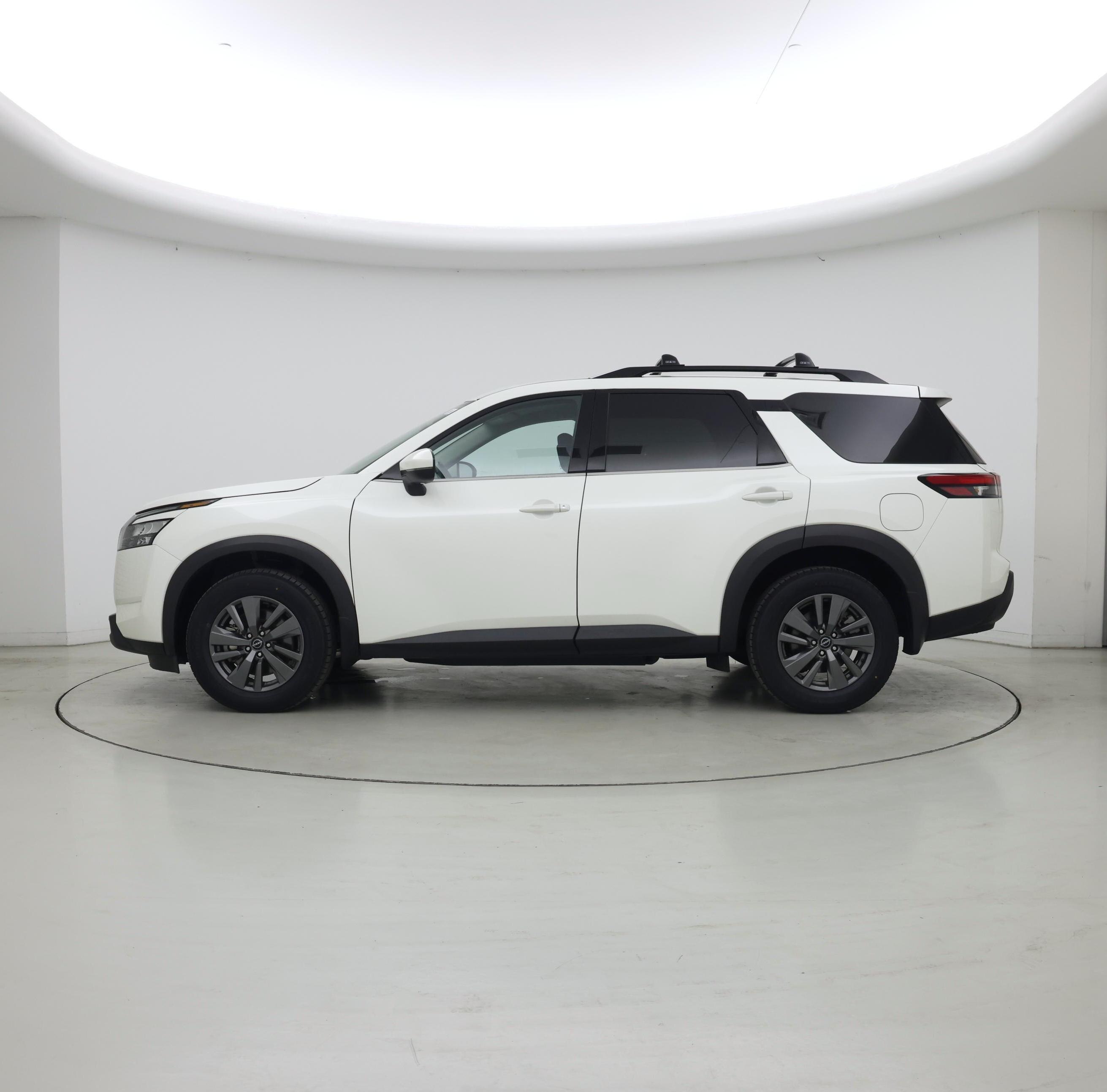 Thumbnail: 2023 Nissan Pathfinder - 3