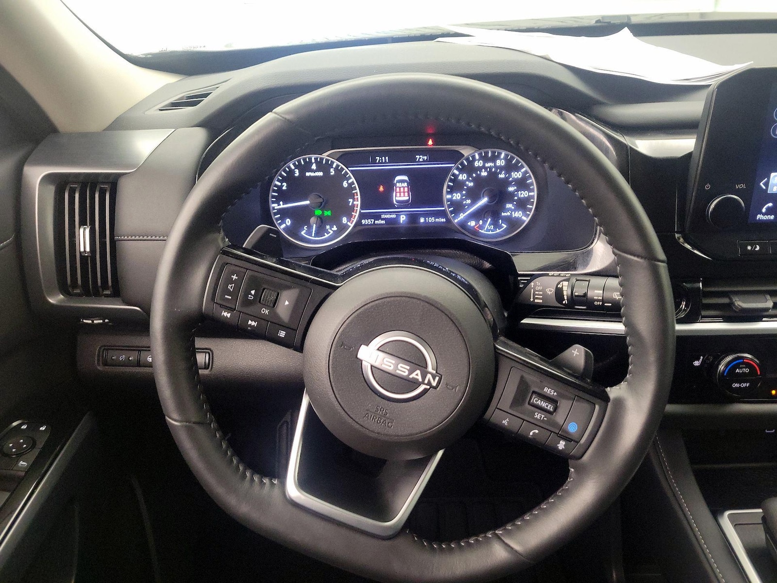 2025 Nissan Pathfinder SL - Photo 11