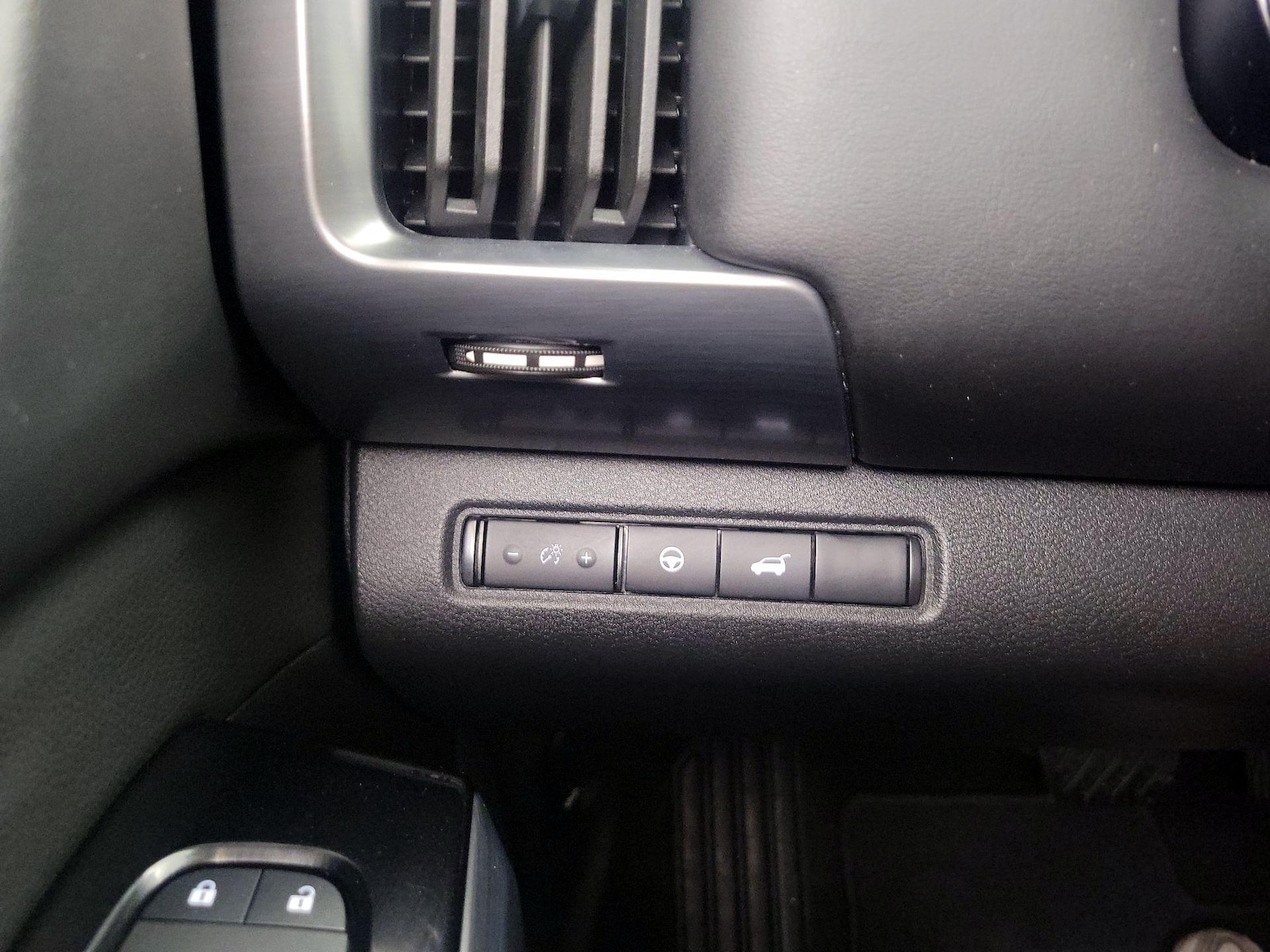 2025 Nissan Pathfinder SL - Photo 14