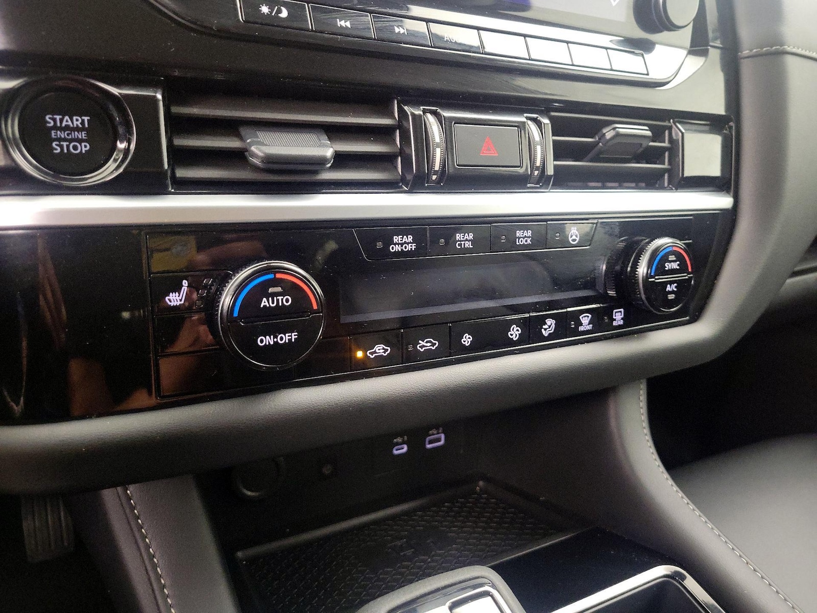 2025 Nissan Pathfinder SL - Photo 17