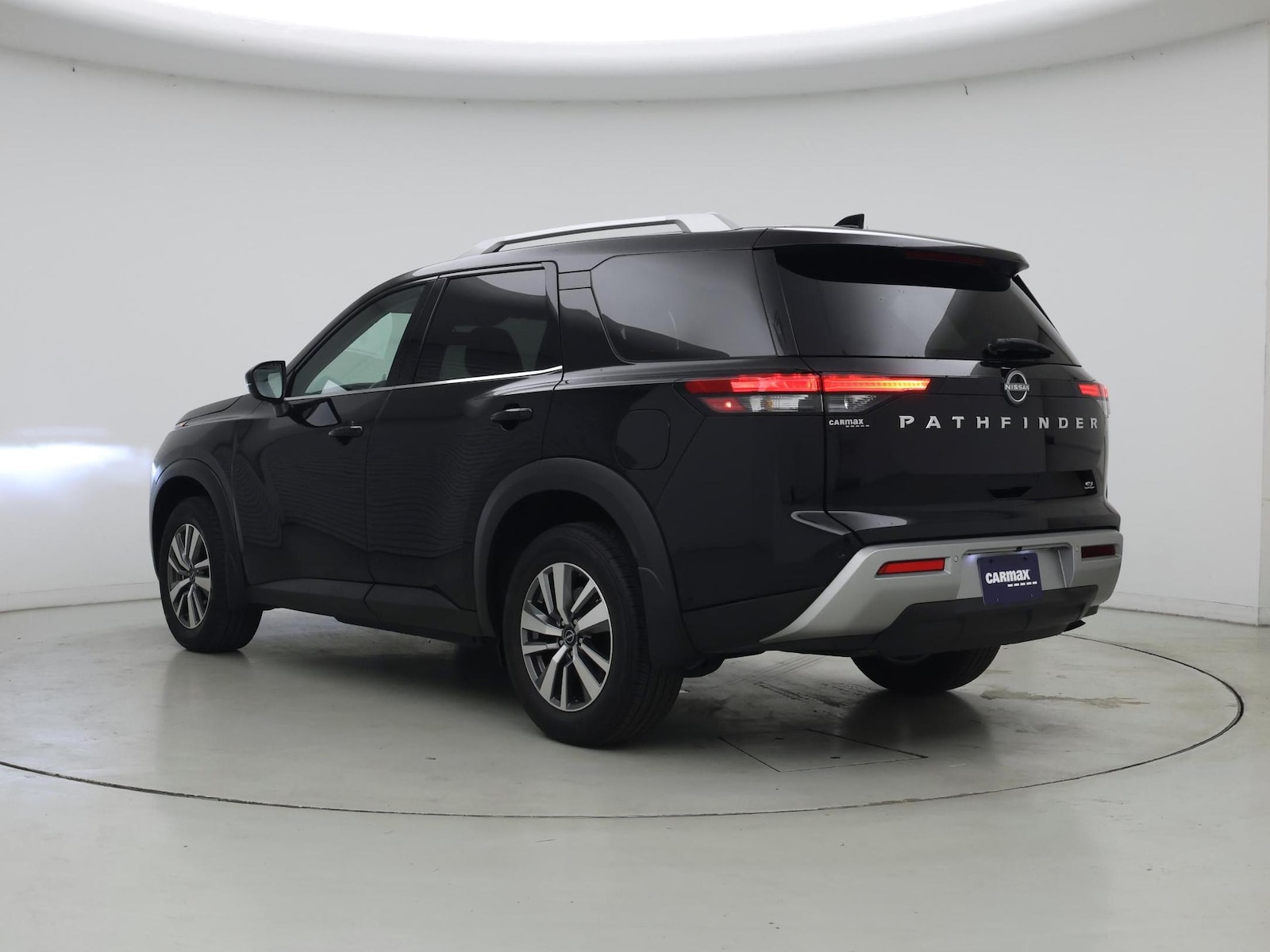 2025 Nissan Pathfinder SL - Photo 3