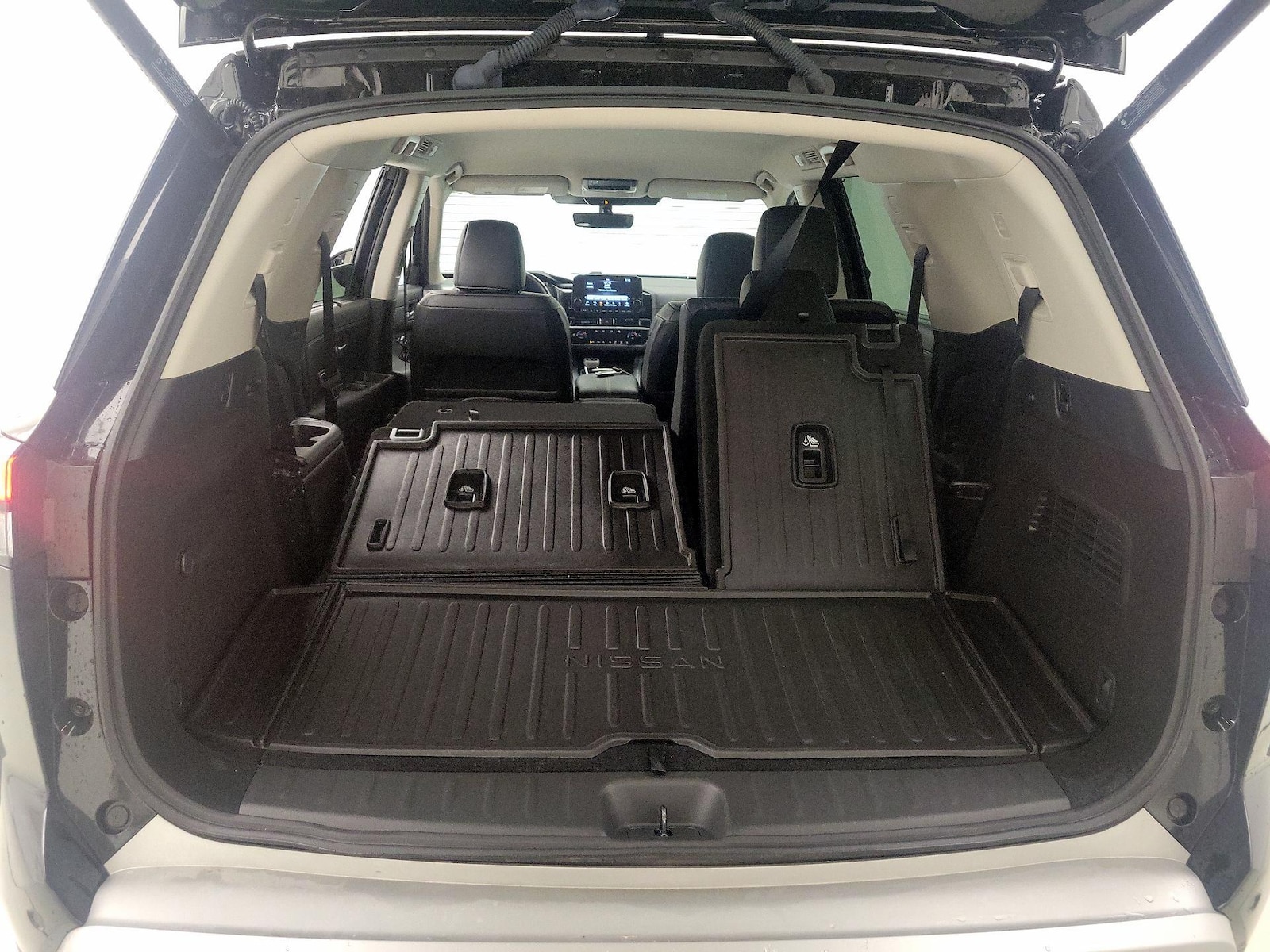 2025 Nissan Pathfinder SL - Photo 23