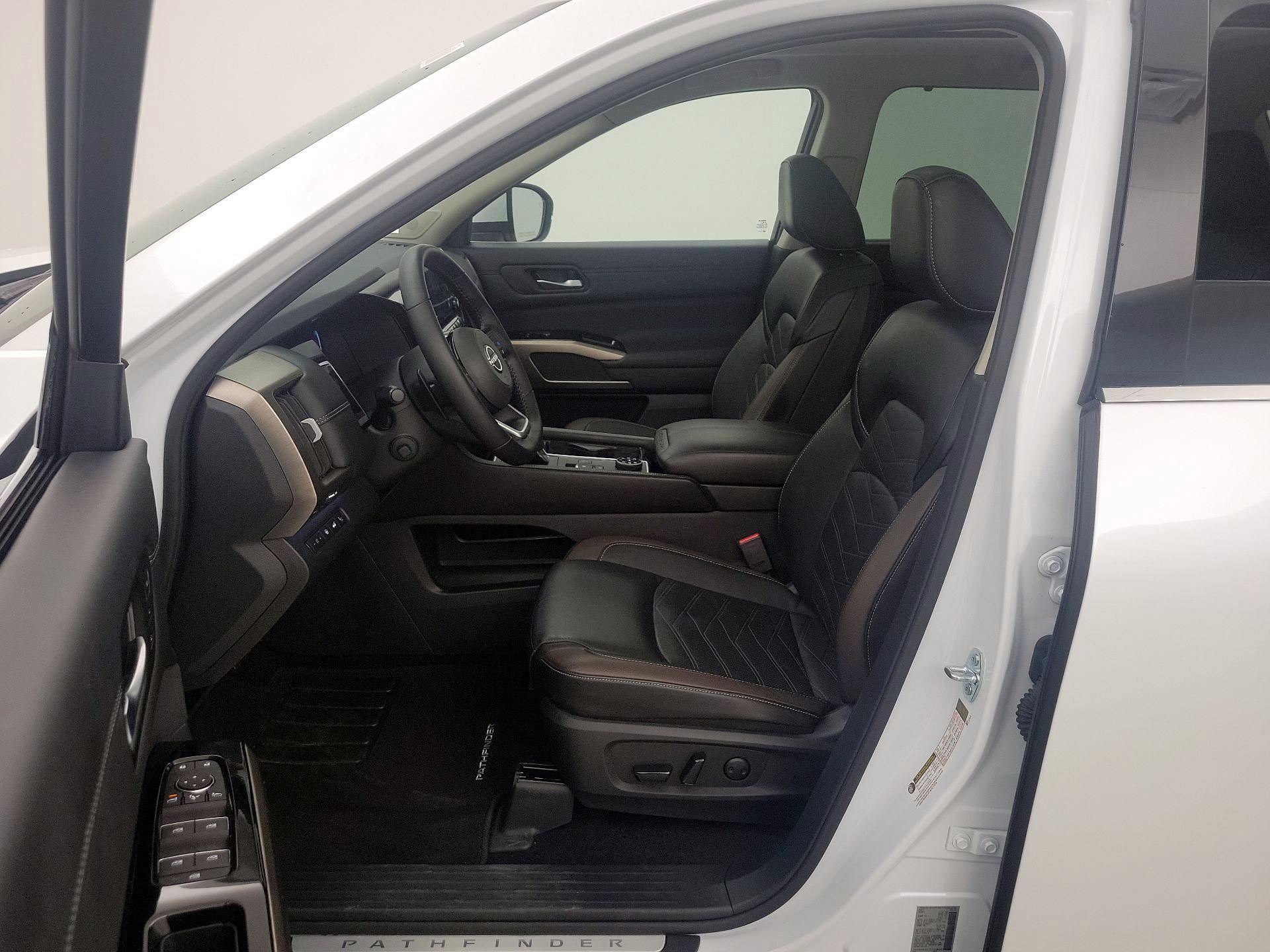 Thumbnail: 2025 Nissan Pathfinder - 11