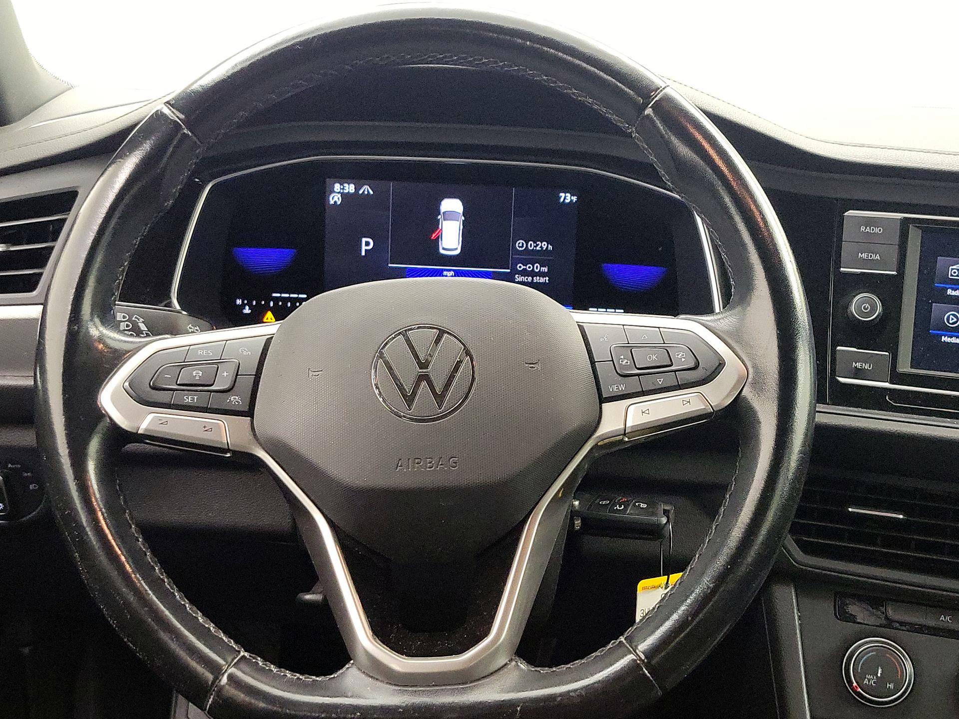 Thumbnail: 2022 Volkswagen Jetta - 10