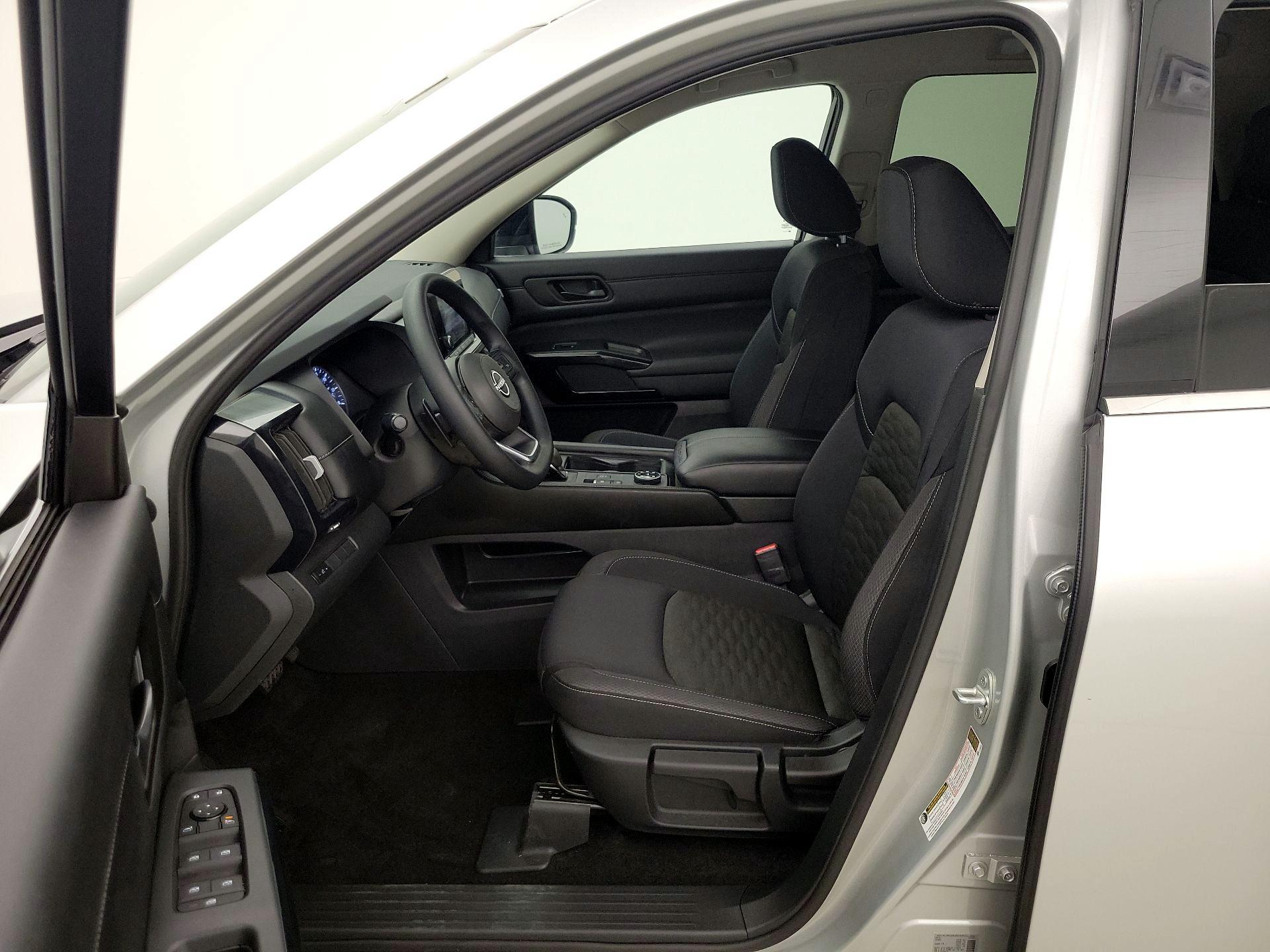 Thumbnail: 2025 Nissan Pathfinder - 11