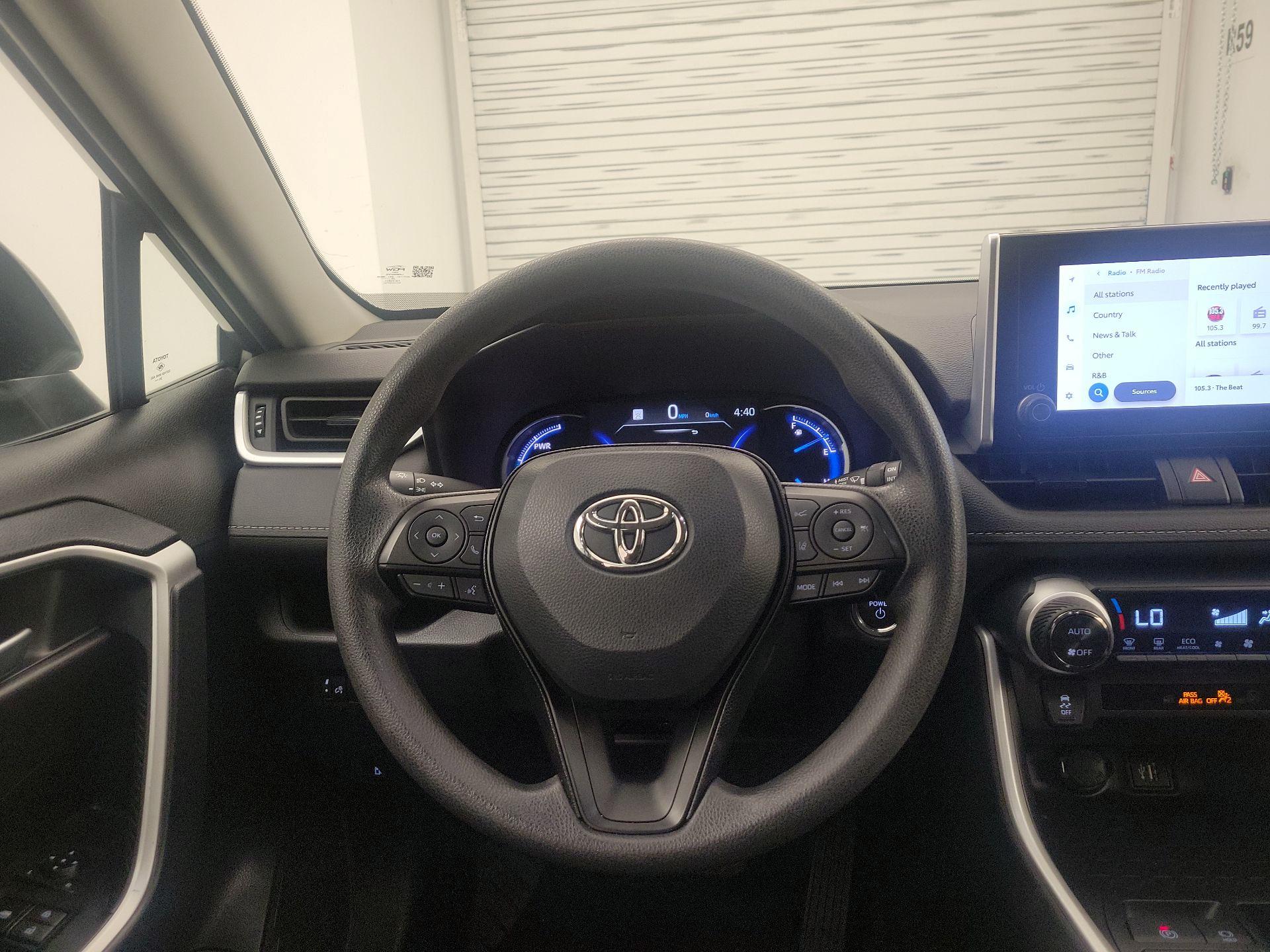 Thumbnail: 2025 Toyota RAV4 - 10