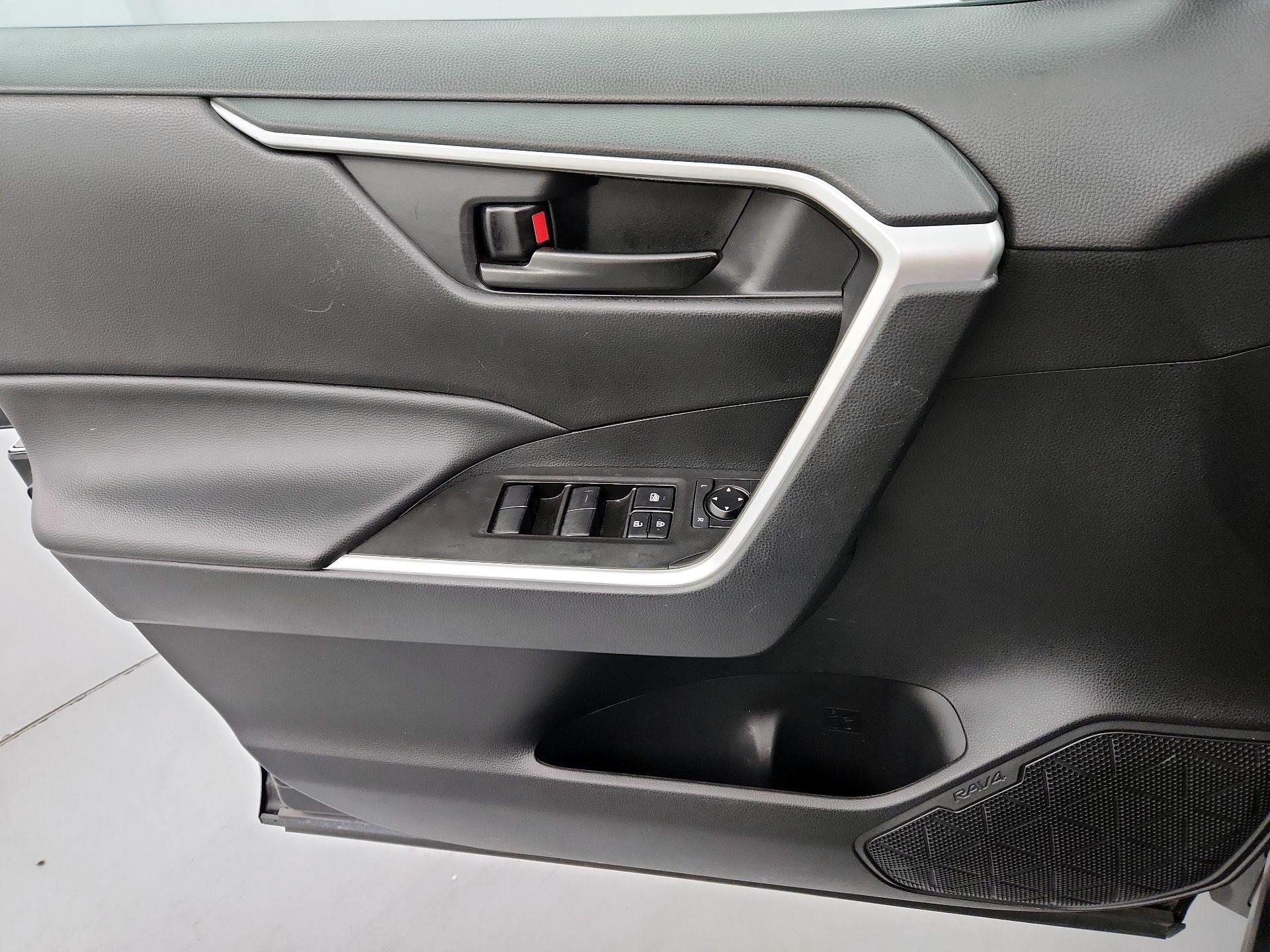 Thumbnail: 2023 Toyota RAV4 - 12