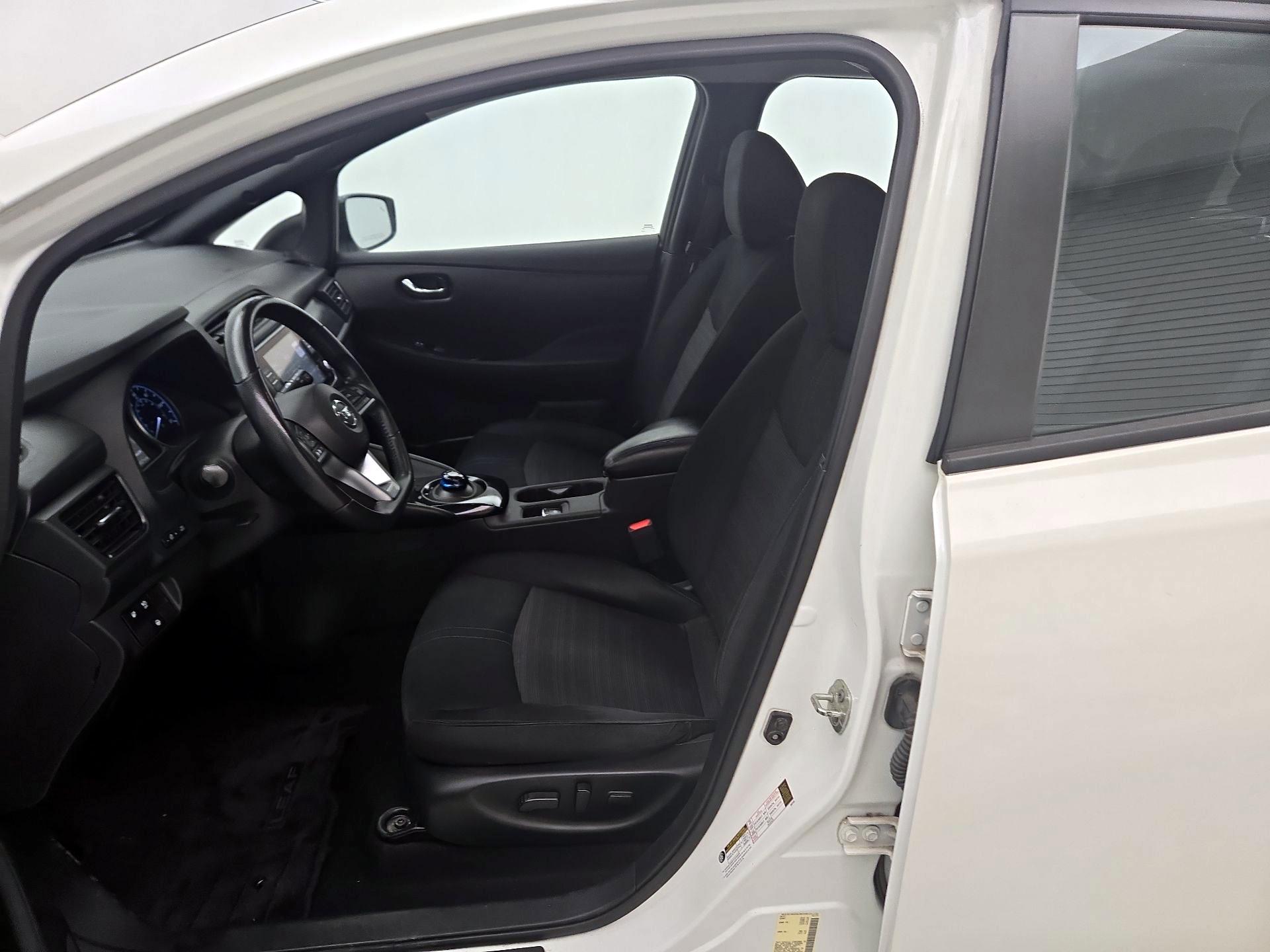 Thumbnail: 2020 Nissan Leaf - 11