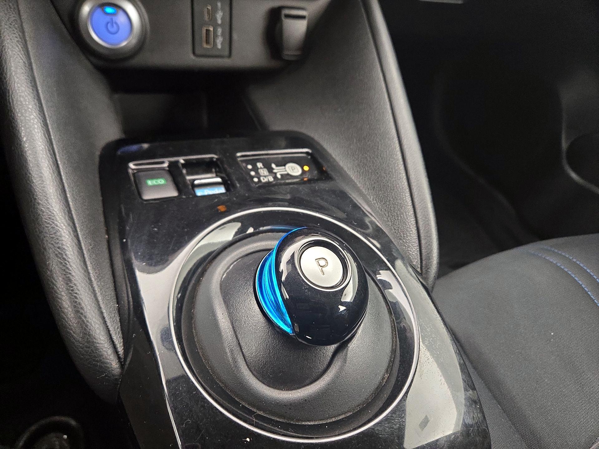 Thumbnail: 2020 Nissan Leaf - 17