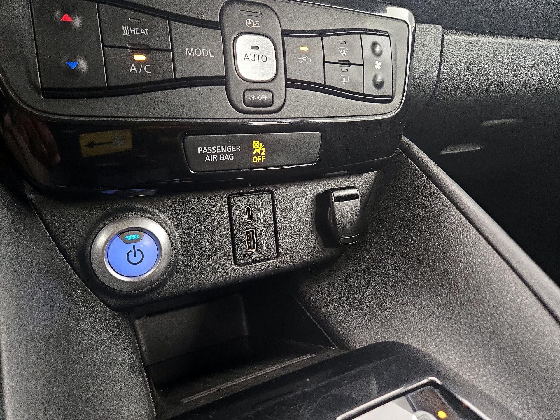 Thumbnail: 2020 Nissan Leaf - 18
