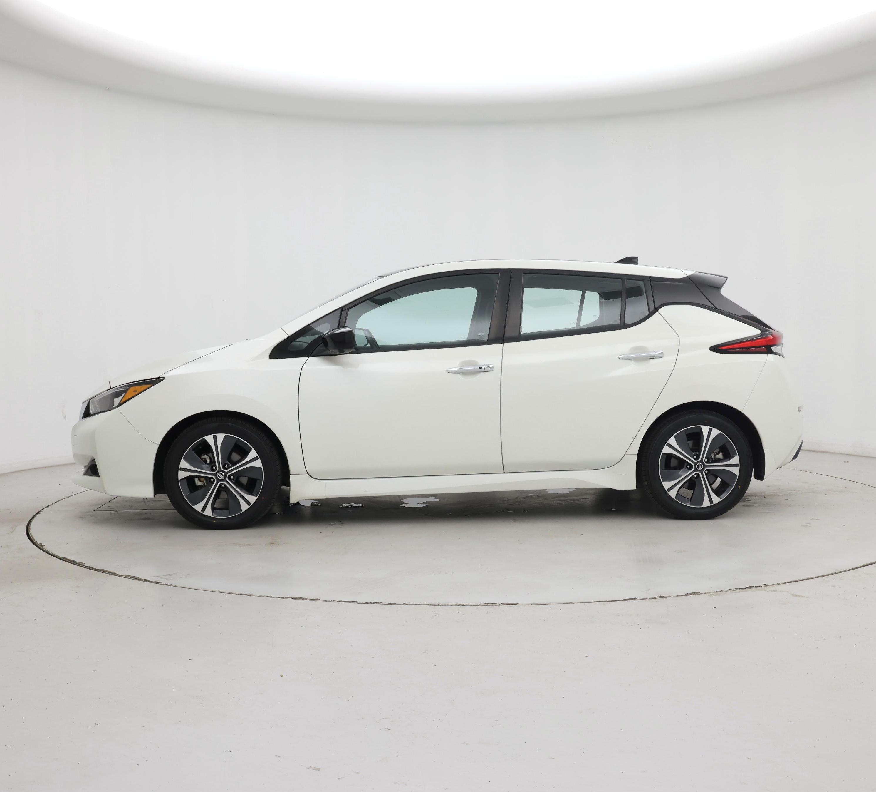 Thumbnail: 2020 Nissan Leaf - 3