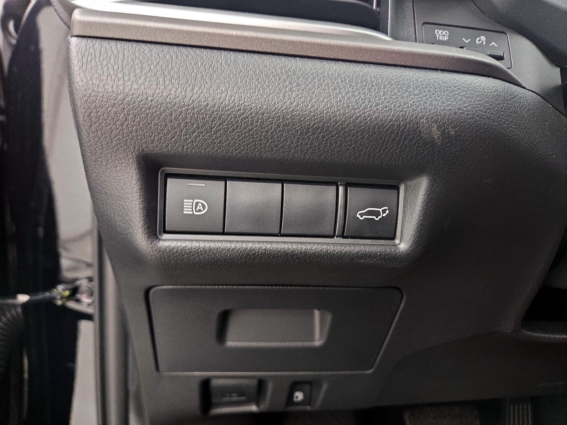 Thumbnail: 2026 Toyota Highlander - 13