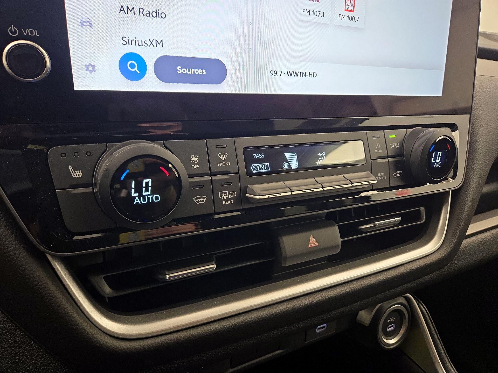 Thumbnail: 2026 Toyota Highlander - 16