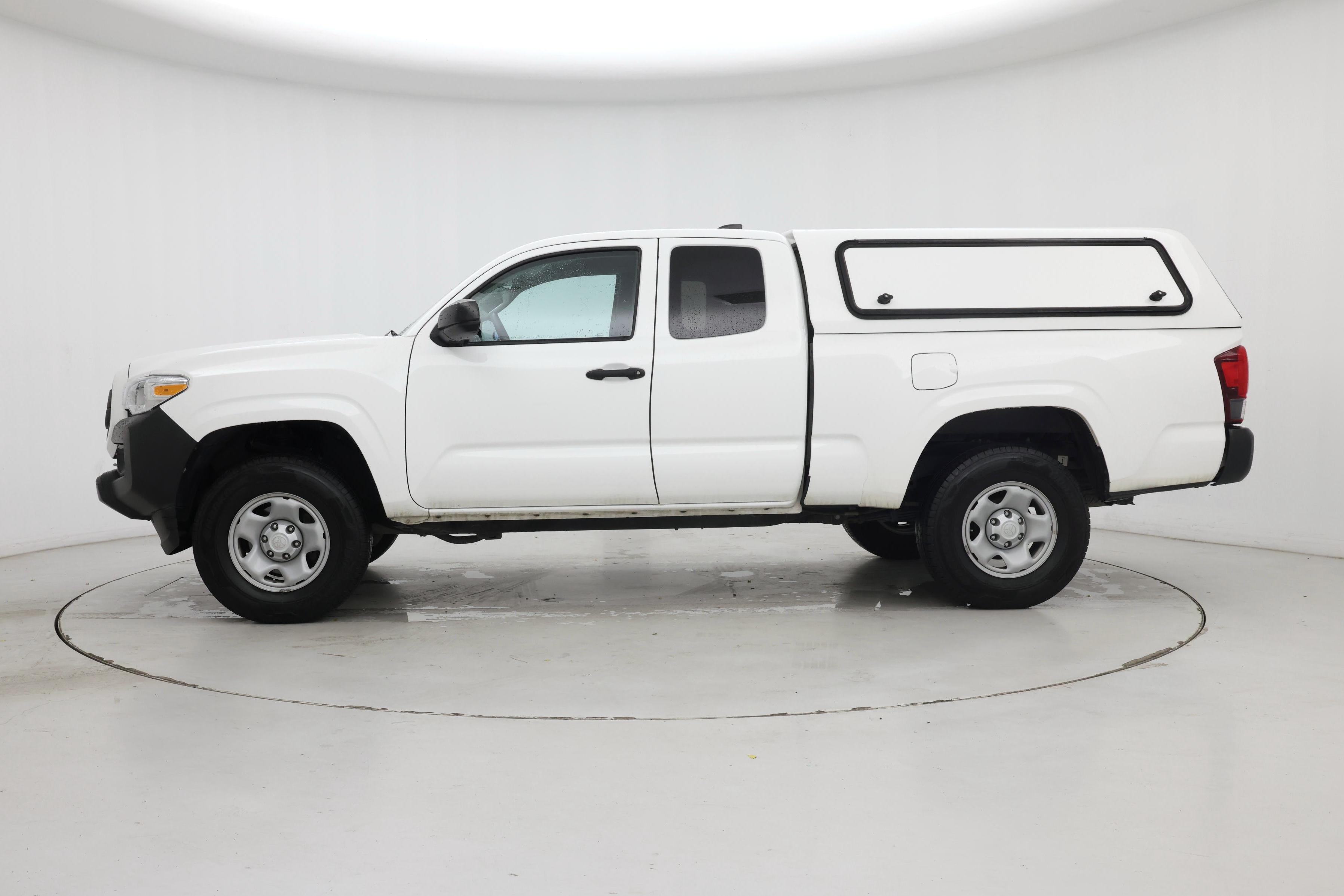 Thumbnail: 2022 Toyota Tacoma - 3