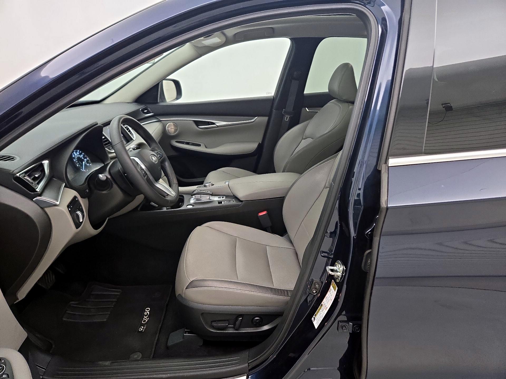 Thumbnail: 2023 INFINITI QX50 - 11