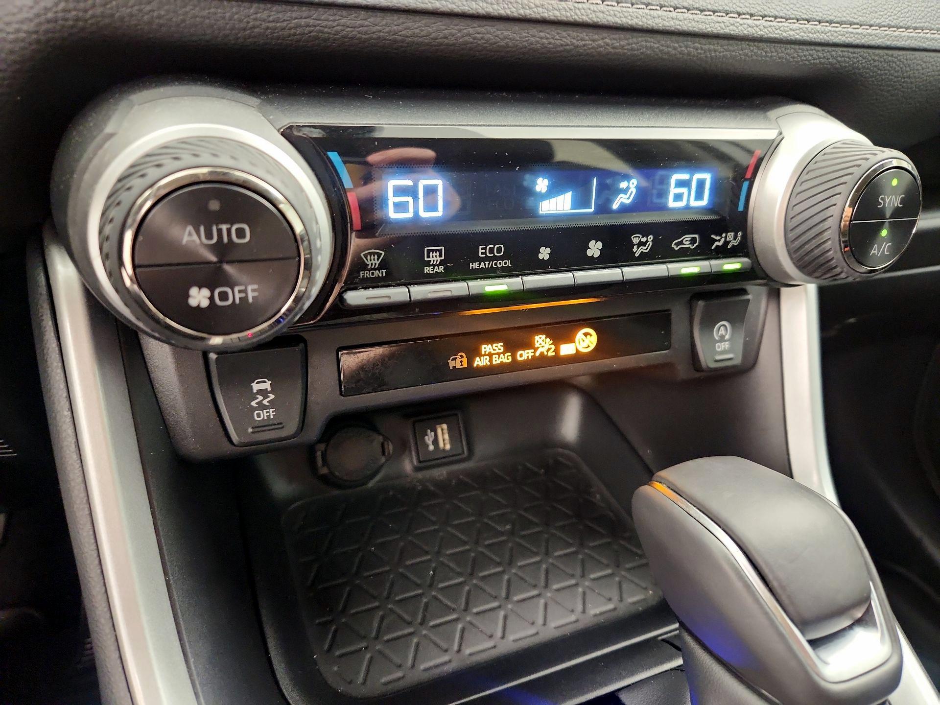 Thumbnail: 2025 Toyota RAV4 - 16