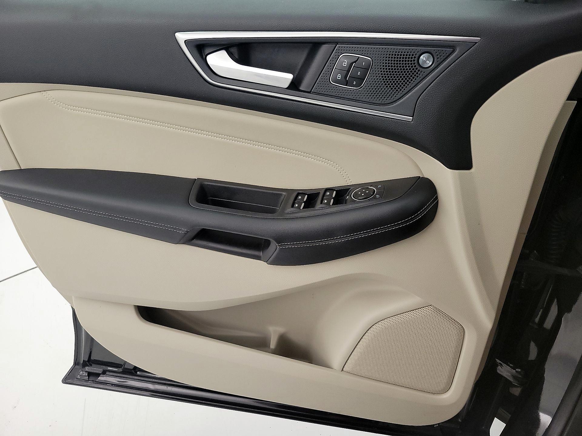 Thumbnail: 2021 Ford Edge - 12