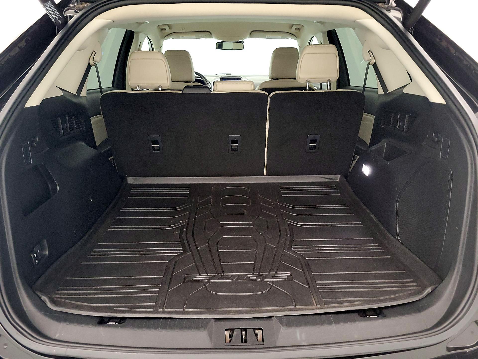 Thumbnail: 2021 Ford Edge - 20
