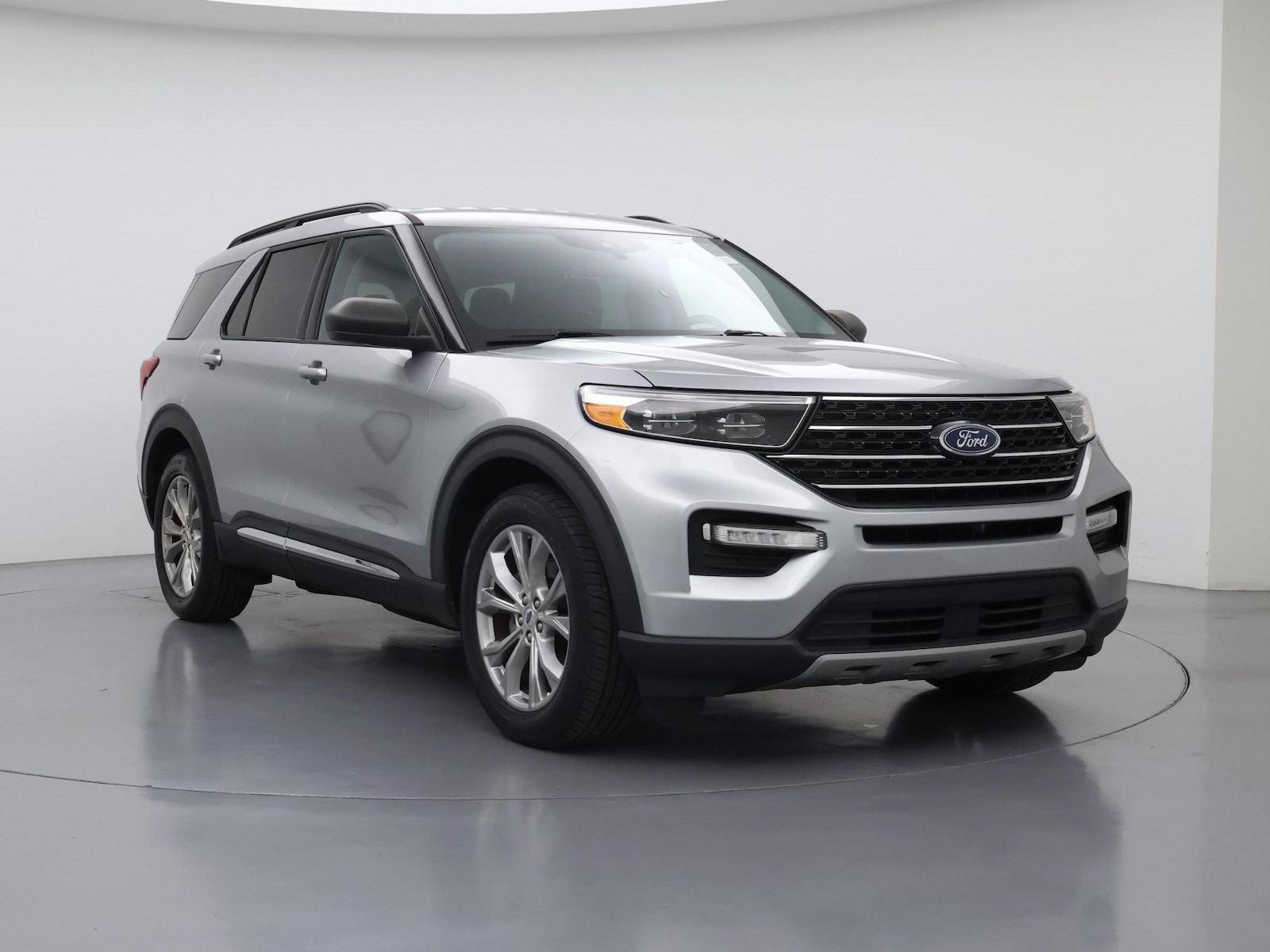 2020 Ford Explorer XLT - Photo 2