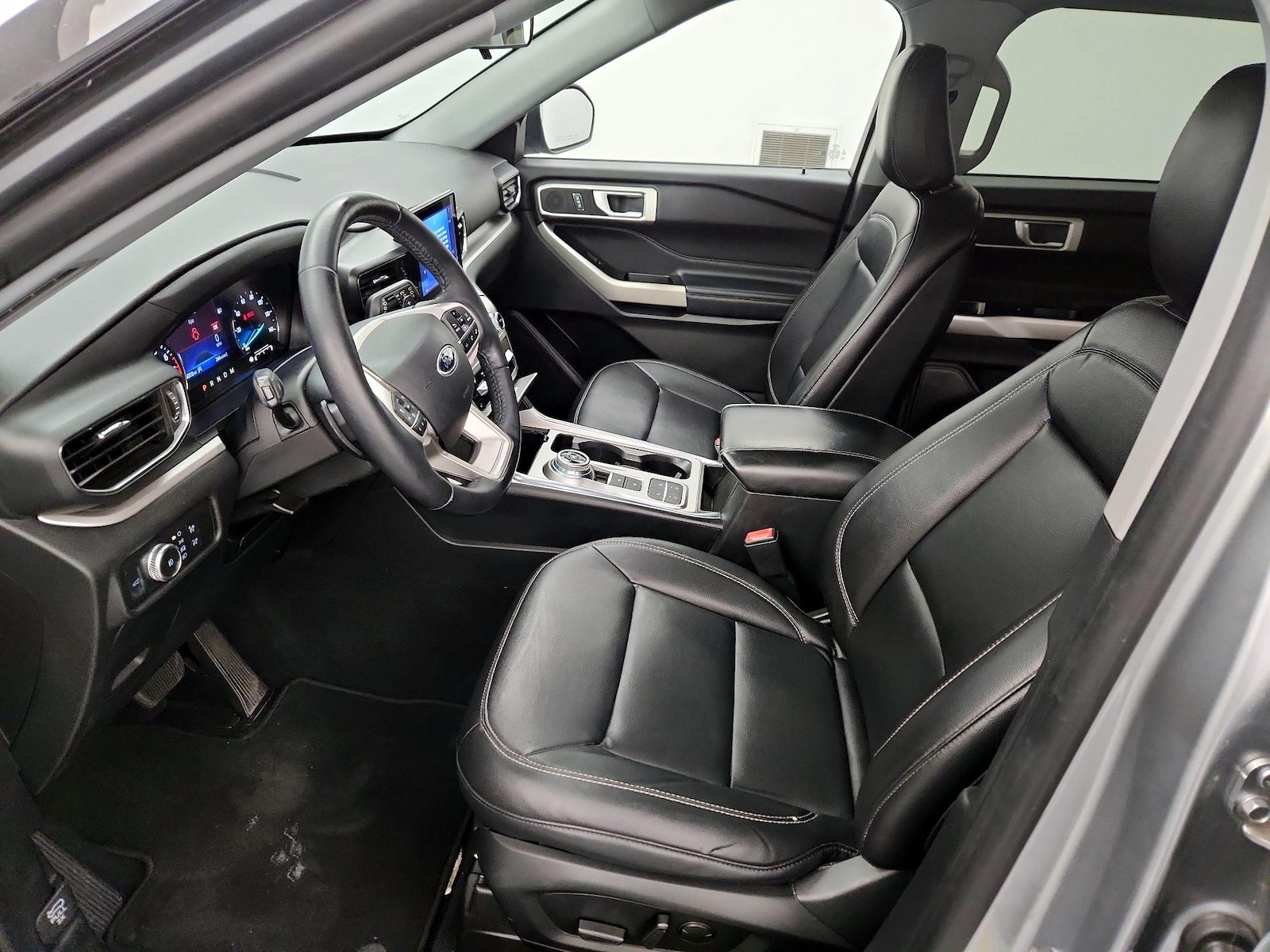 2020 Ford Explorer XLT - Photo 12