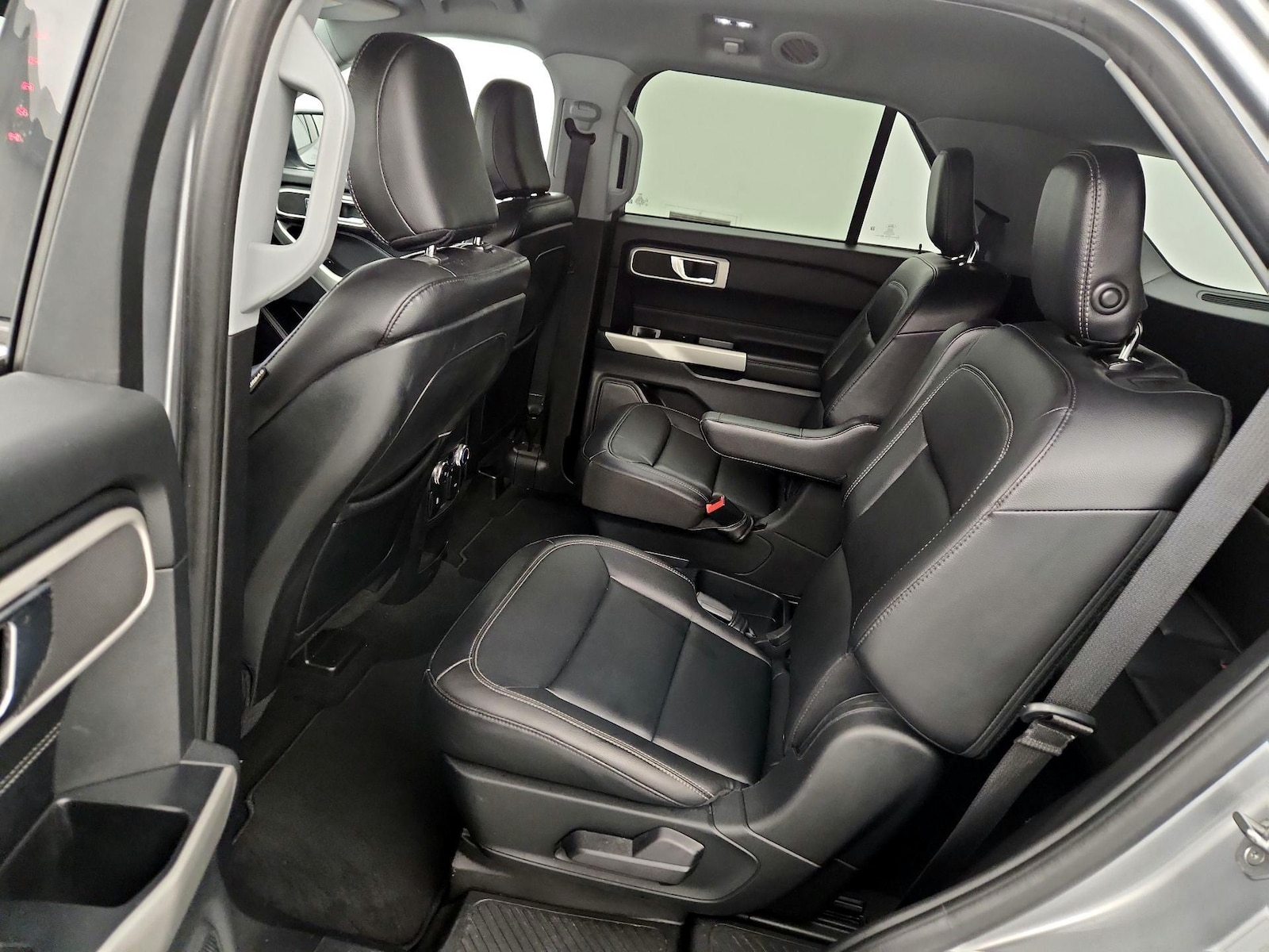 2020 Ford Explorer XLT - Photo 19