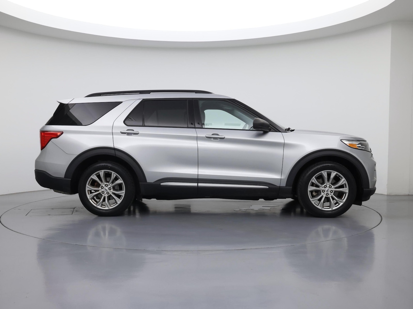 2020 Ford Explorer XLT - Photo 8