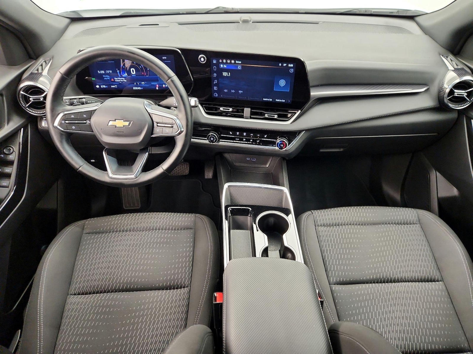 2025 Chevrolet Equinox LT - Photo 10