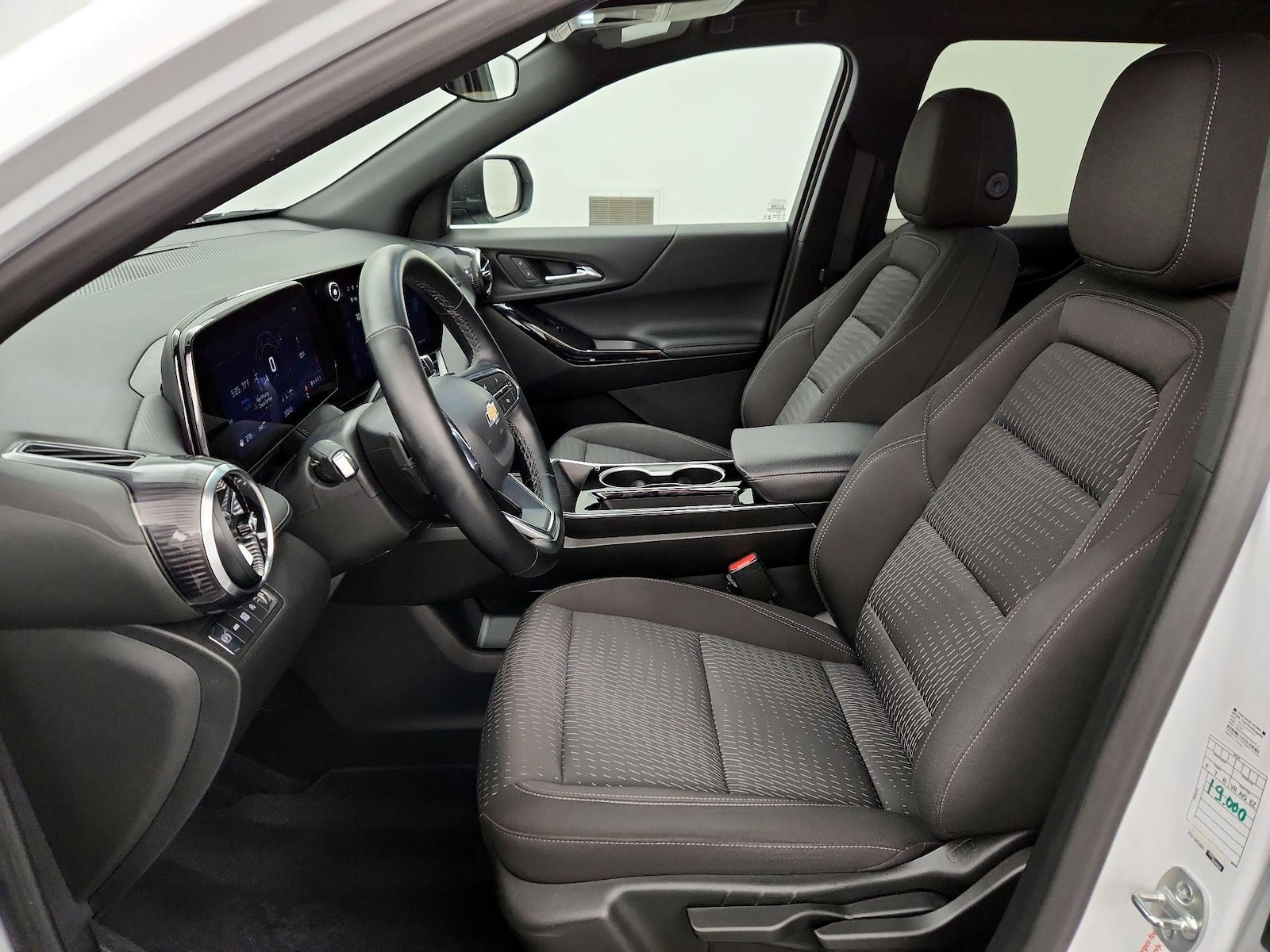 2025 Chevrolet Equinox LT - Photo 12