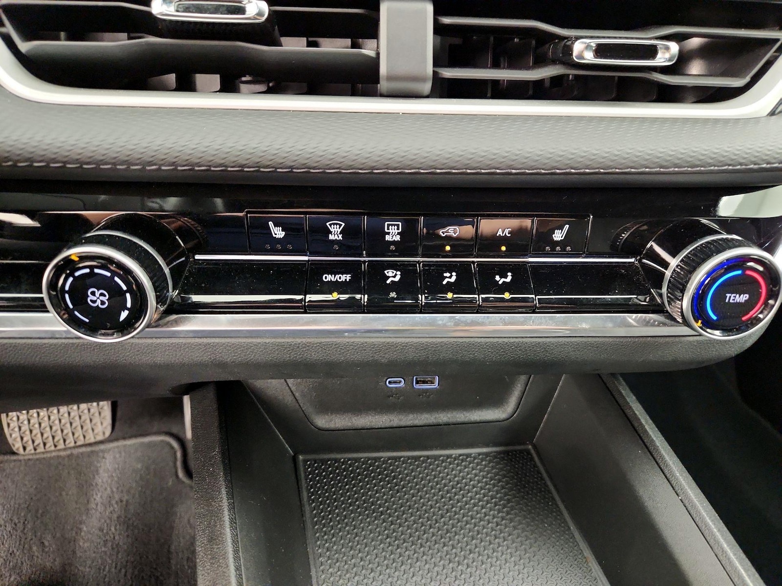 2025 Chevrolet Equinox LT - Photo 17