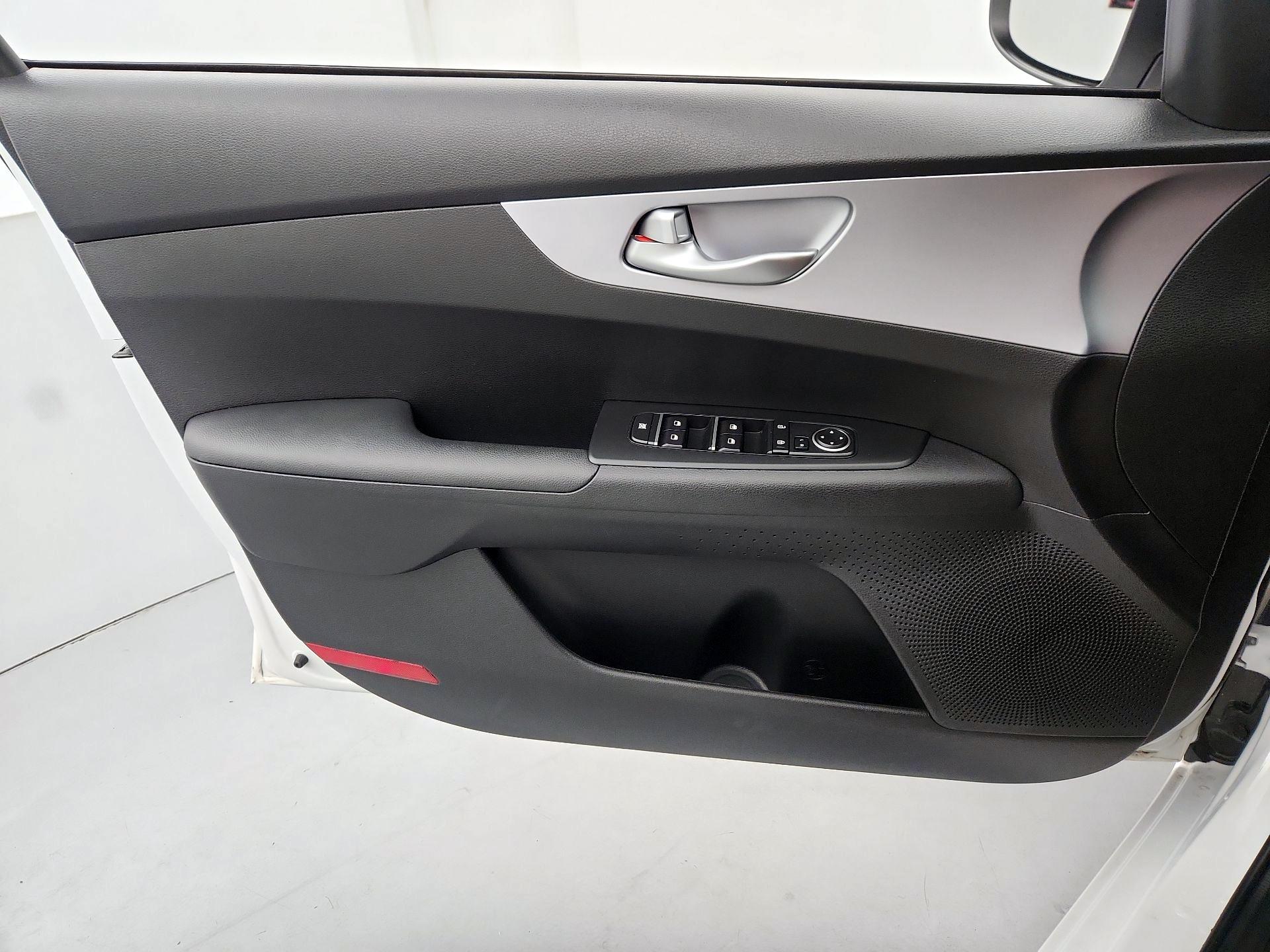 Thumbnail: 2024 Kia Forte - 12