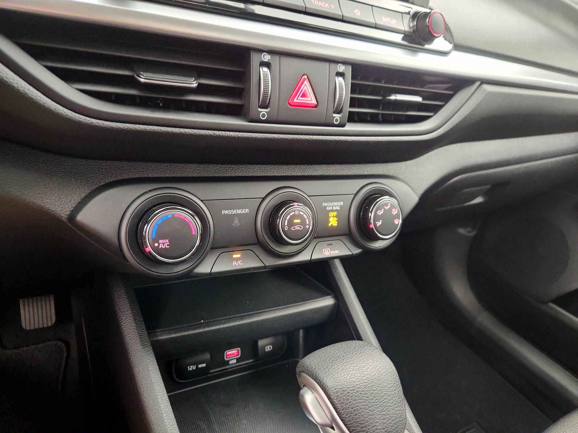 Thumbnail: 2024 Kia Forte - 16