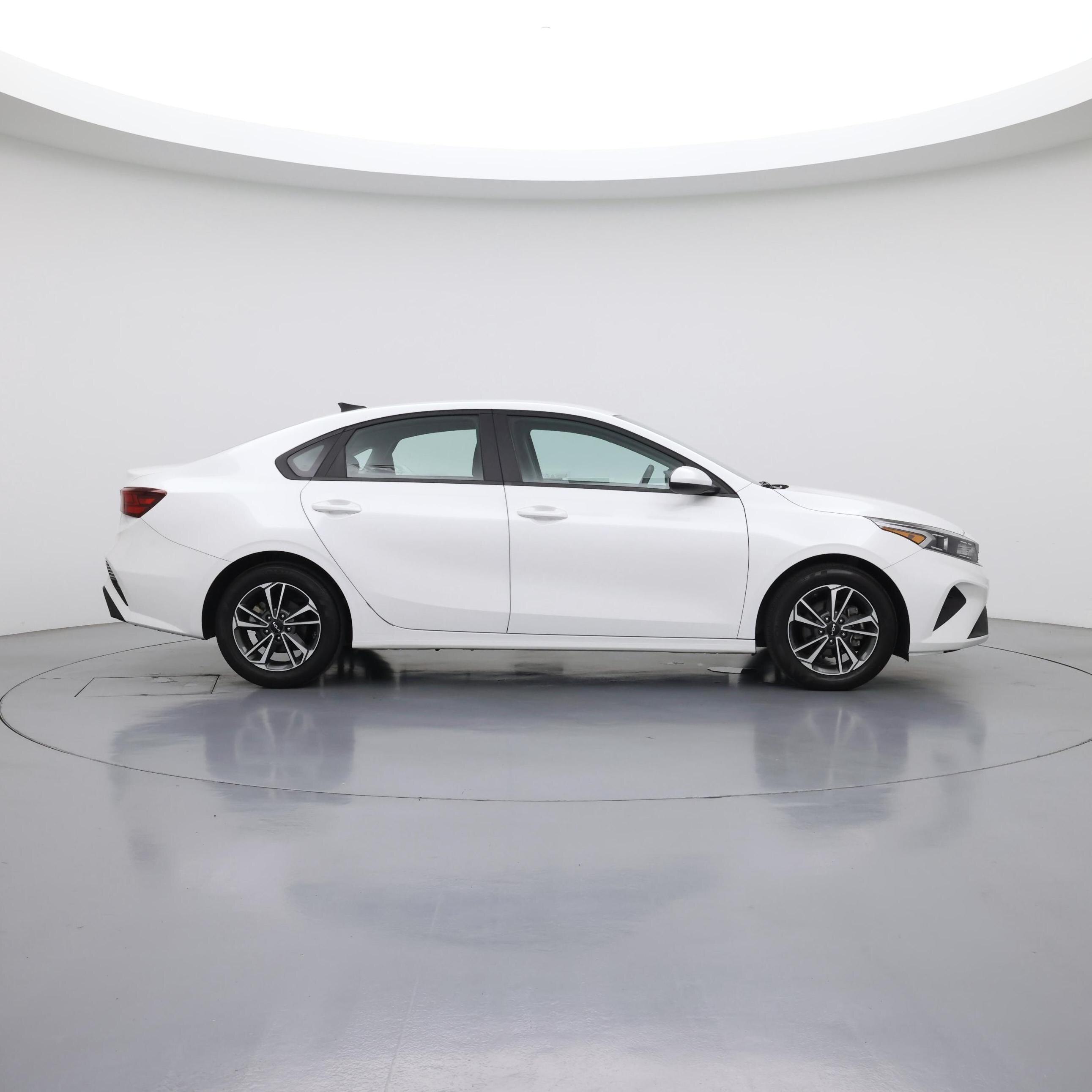 Thumbnail: 2024 Kia Forte - 7