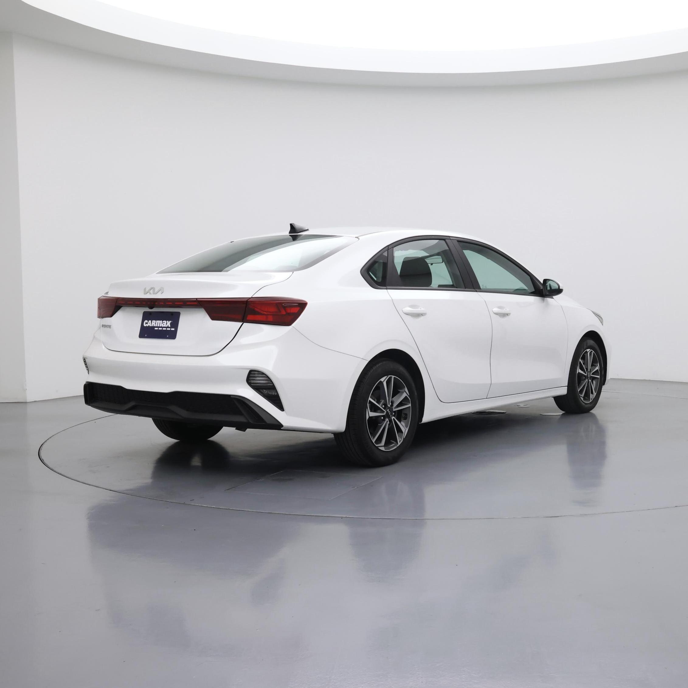 Thumbnail: 2024 Kia Forte - 8