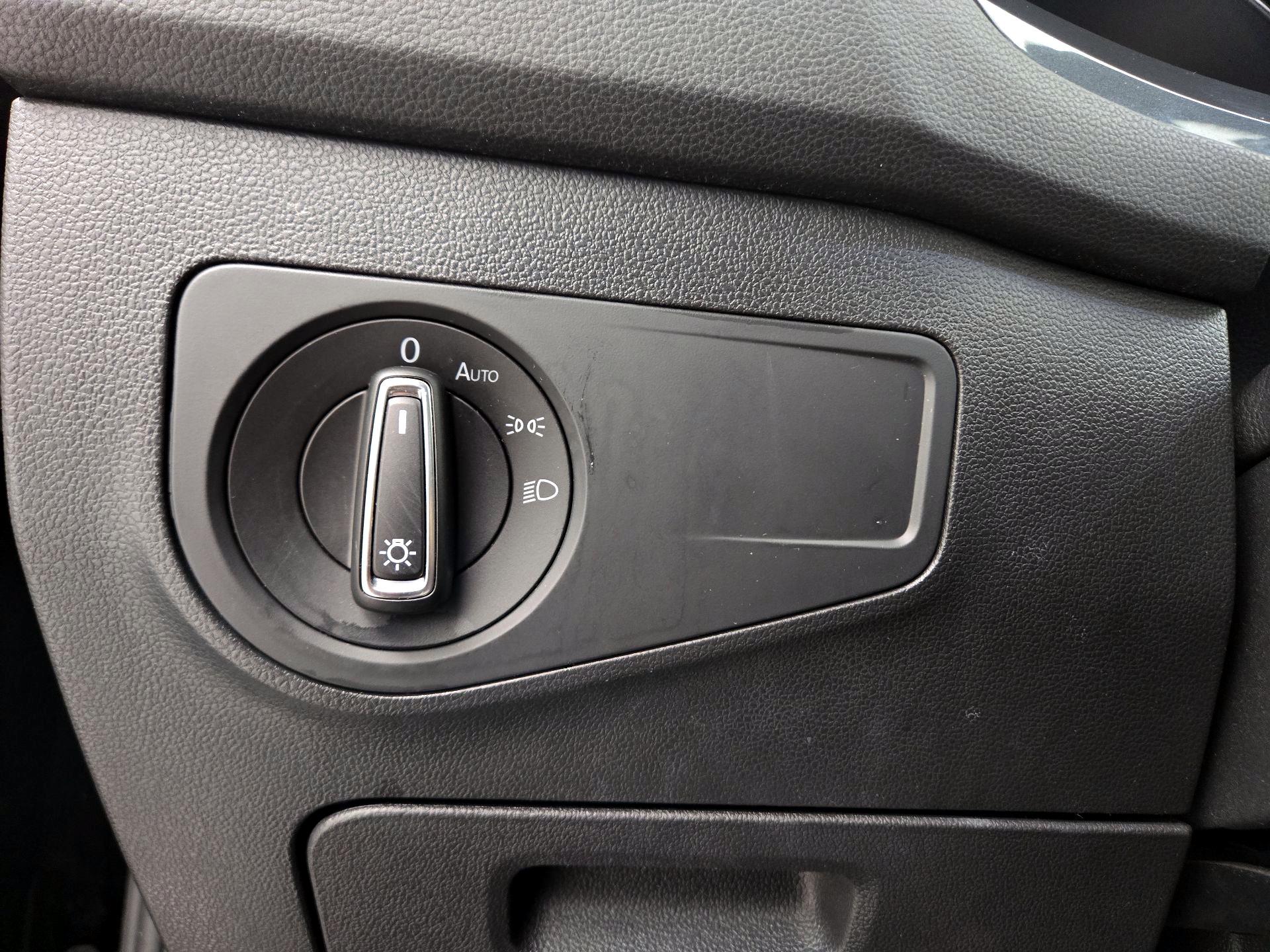 Thumbnail: 2019 Volkswagen Tiguan - 13