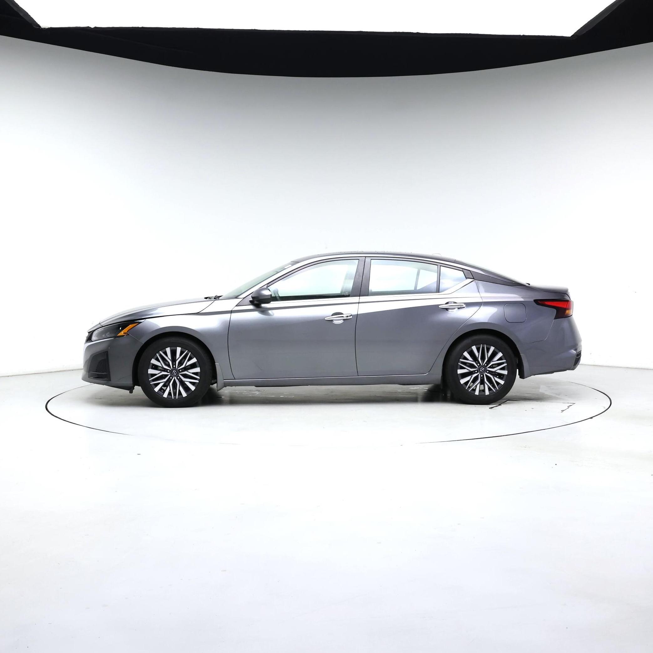 Thumbnail: 2023 Nissan Altima - 3