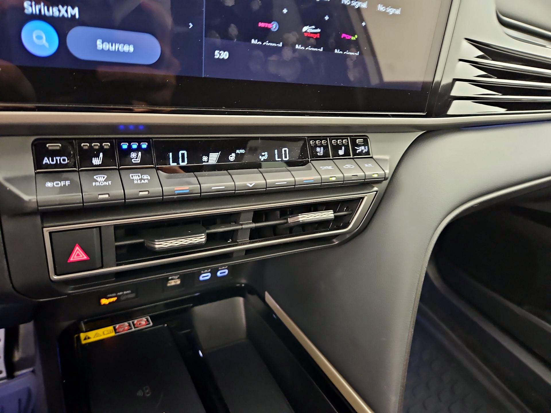 Thumbnail: 2025 Toyota Camry - 16