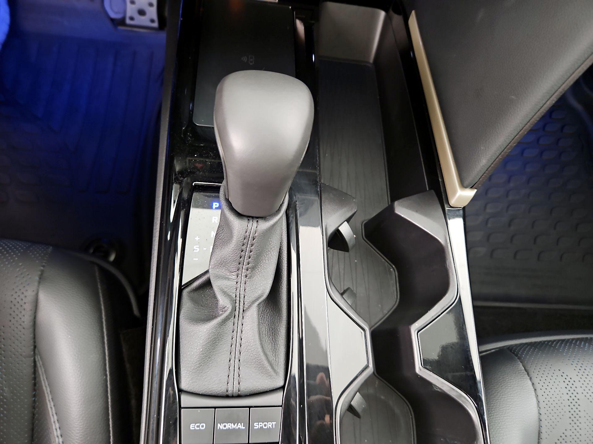 Thumbnail: 2025 Toyota Camry - 17