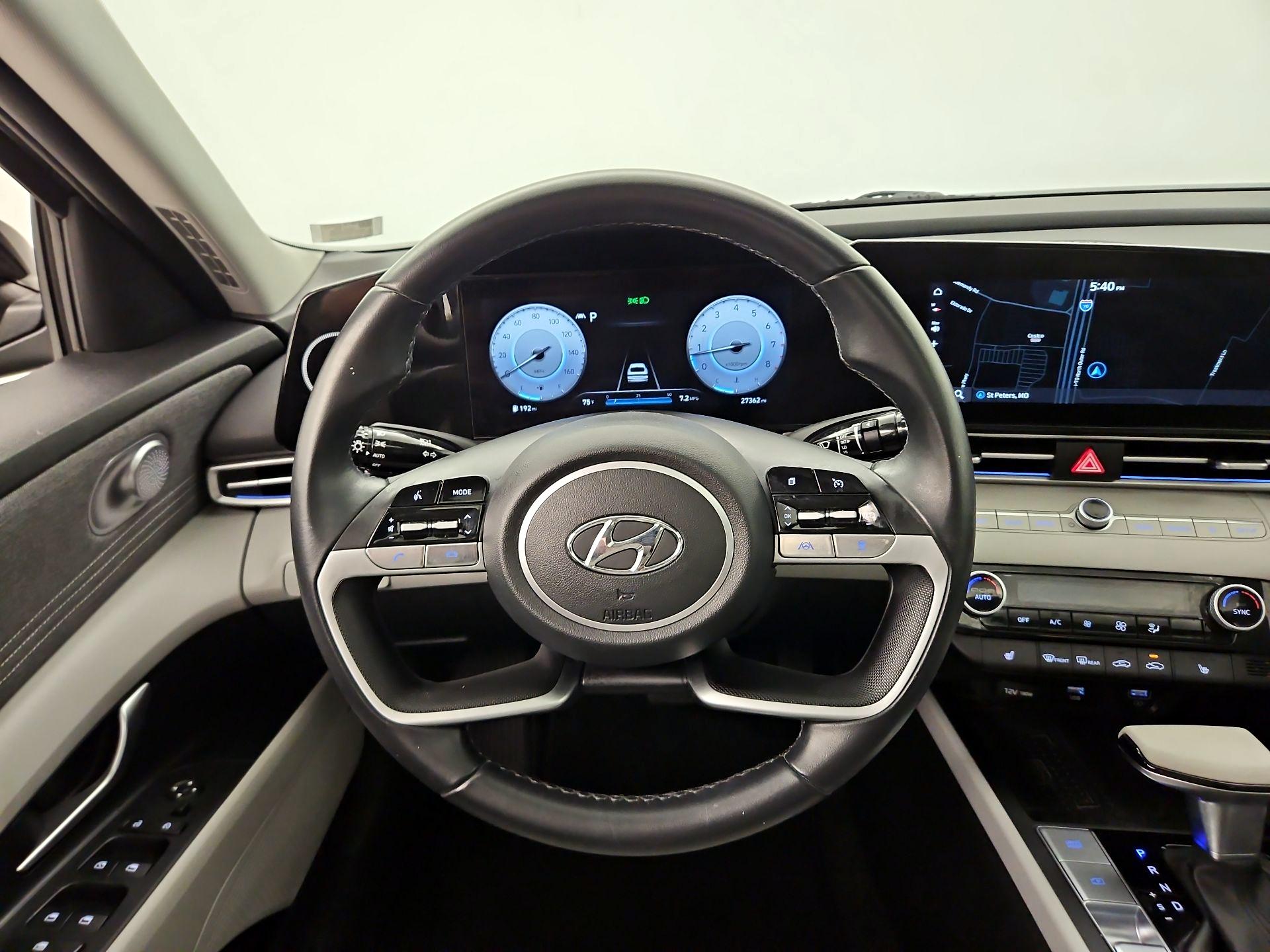Thumbnail: 2023 Hyundai Elantra - 10