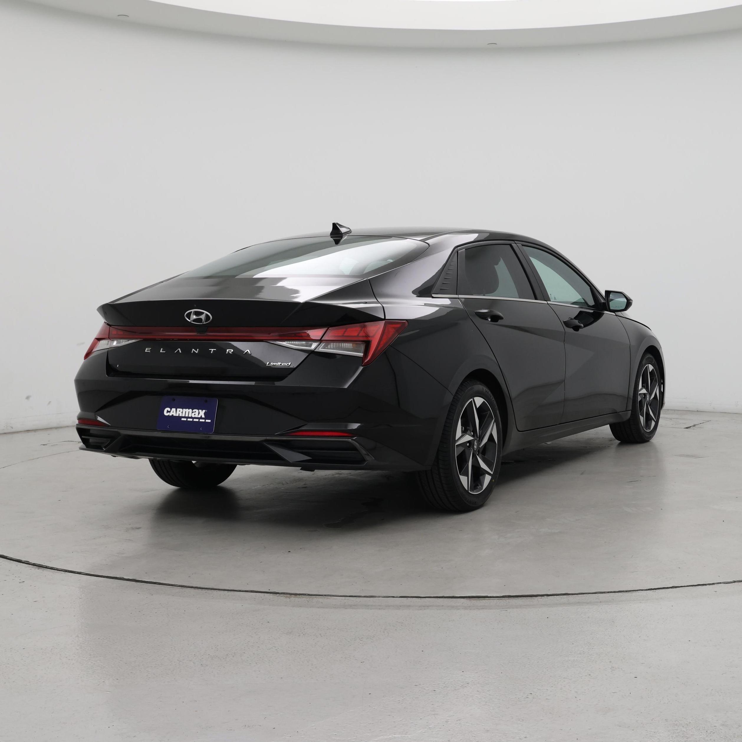 Thumbnail: 2023 Hyundai Elantra - 8
