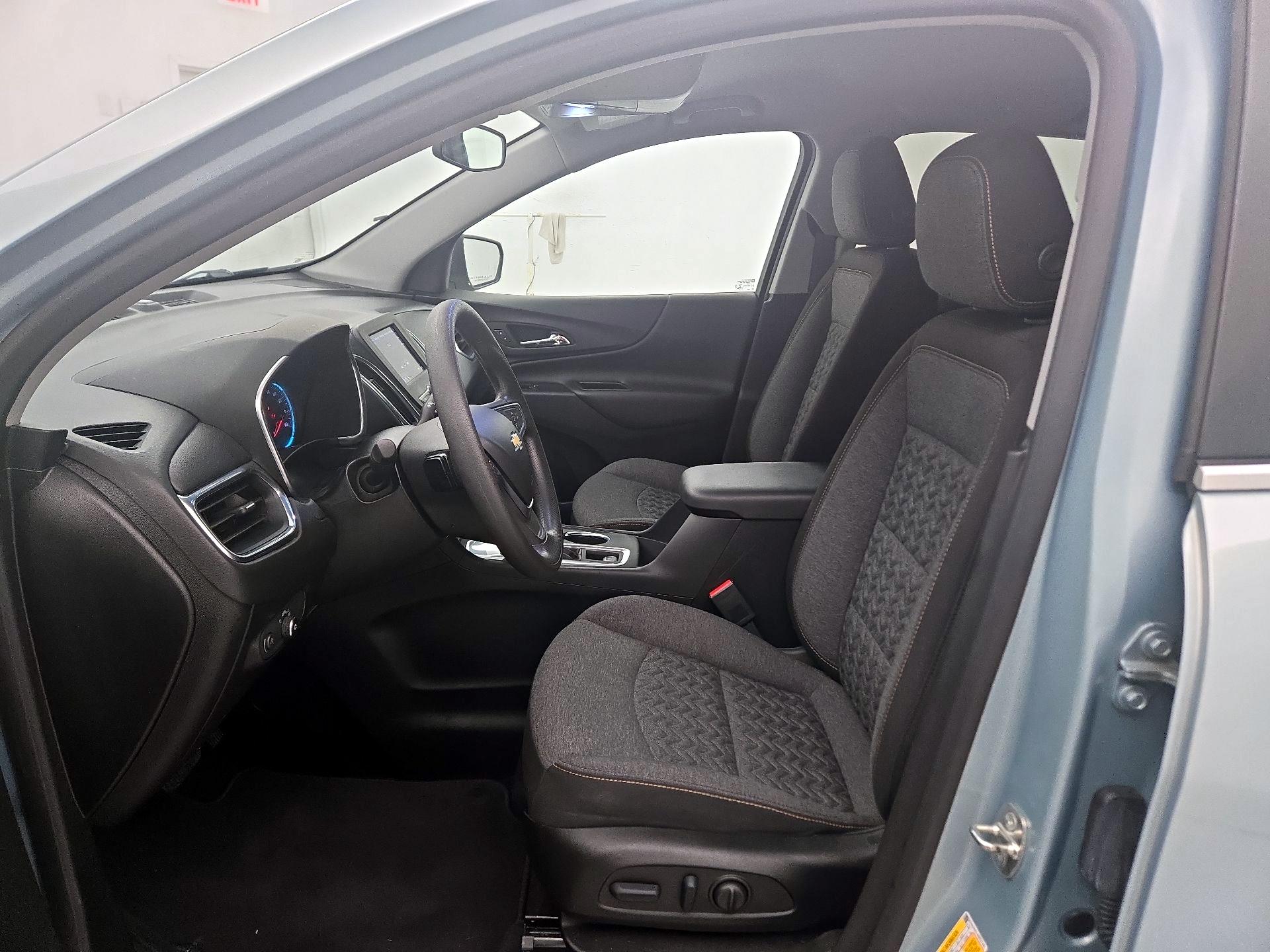 Thumbnail: 2022 Chevrolet Equinox - 9
