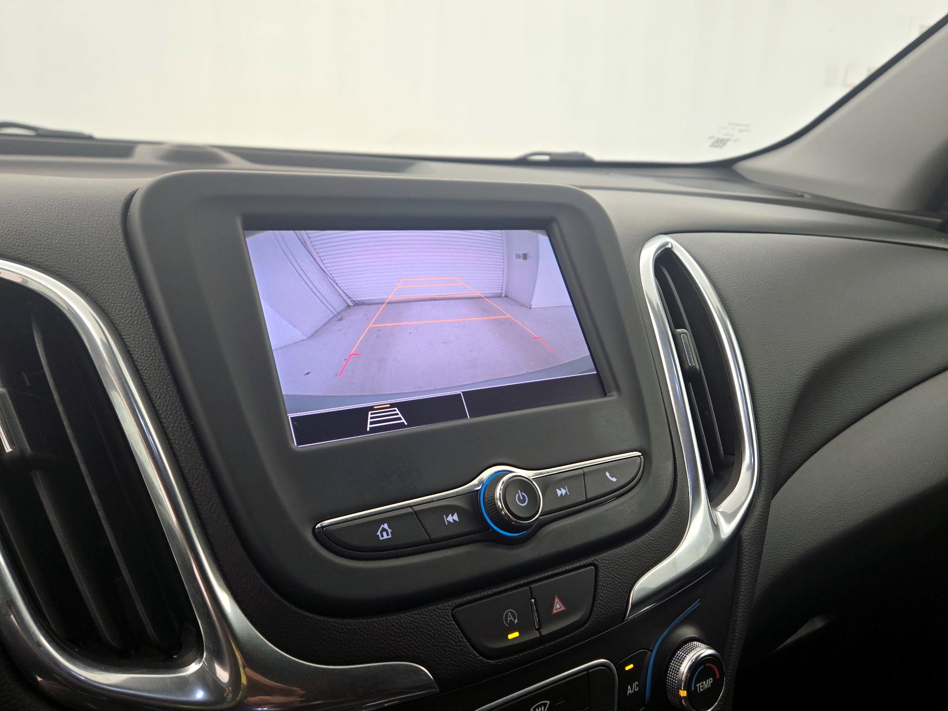 Thumbnail: 2022 Chevrolet Equinox - 12