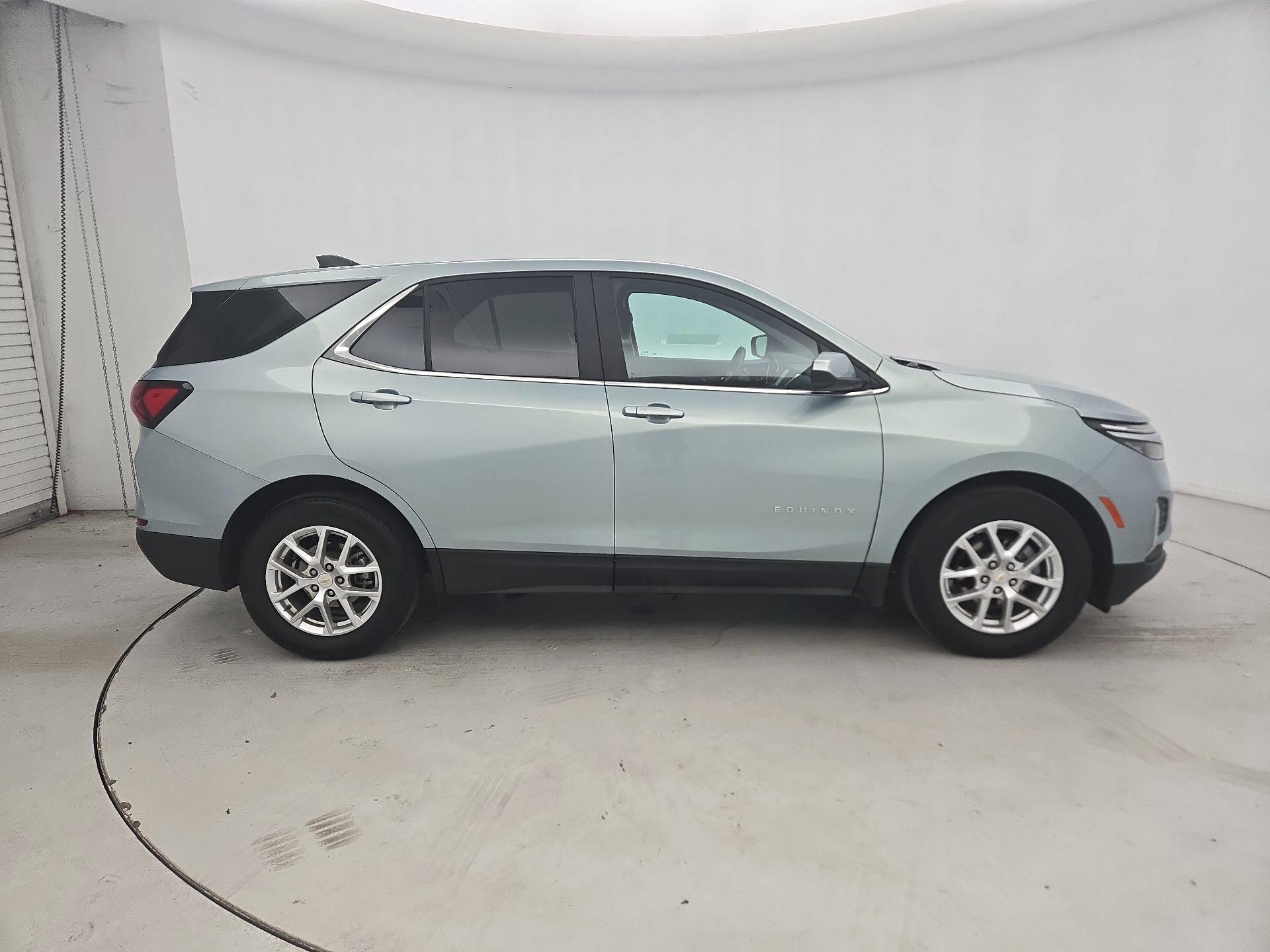 Thumbnail: 2022 Chevrolet Equinox - 4