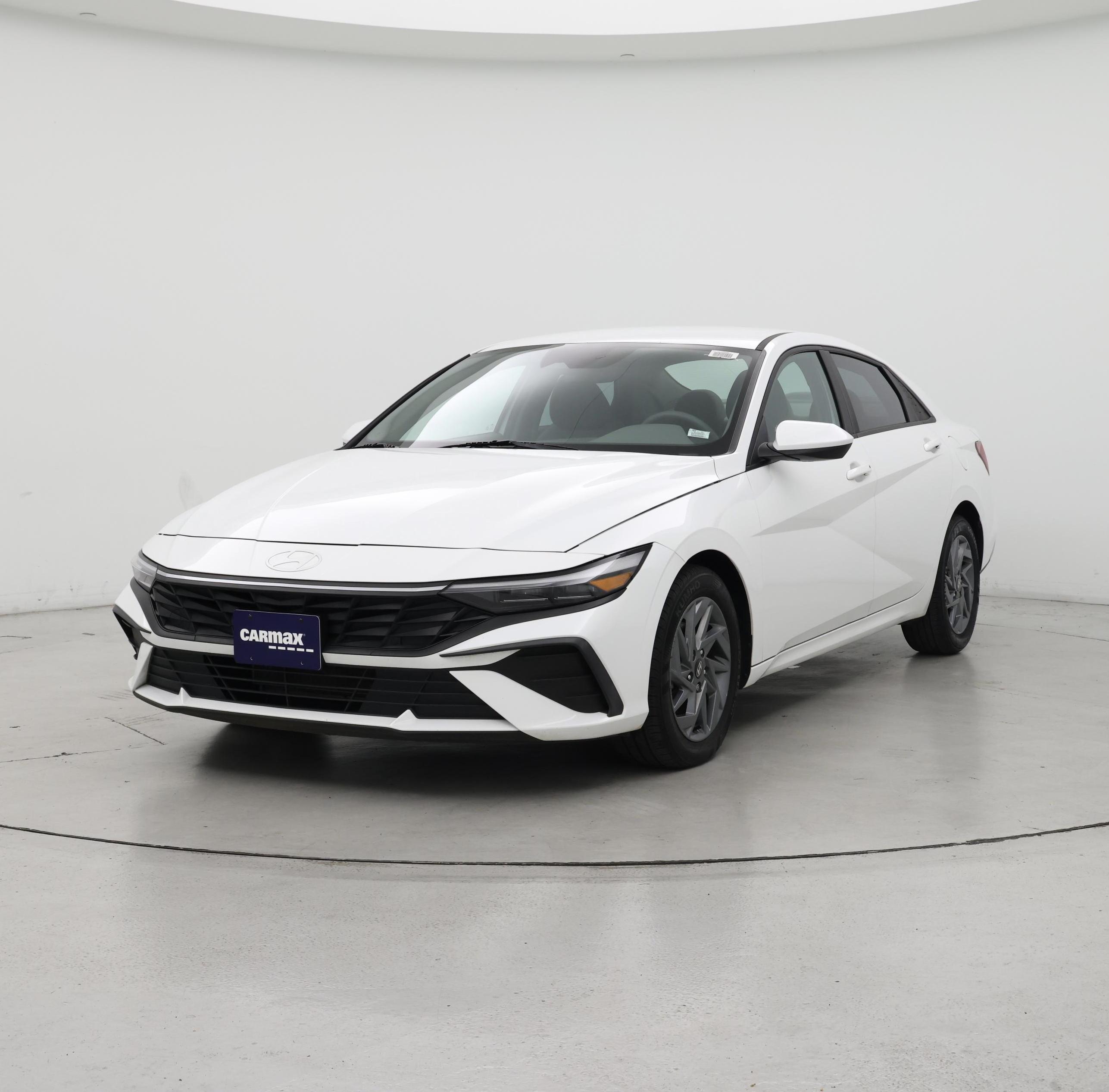 Thumbnail: 2024 Hyundai Elantra - 4