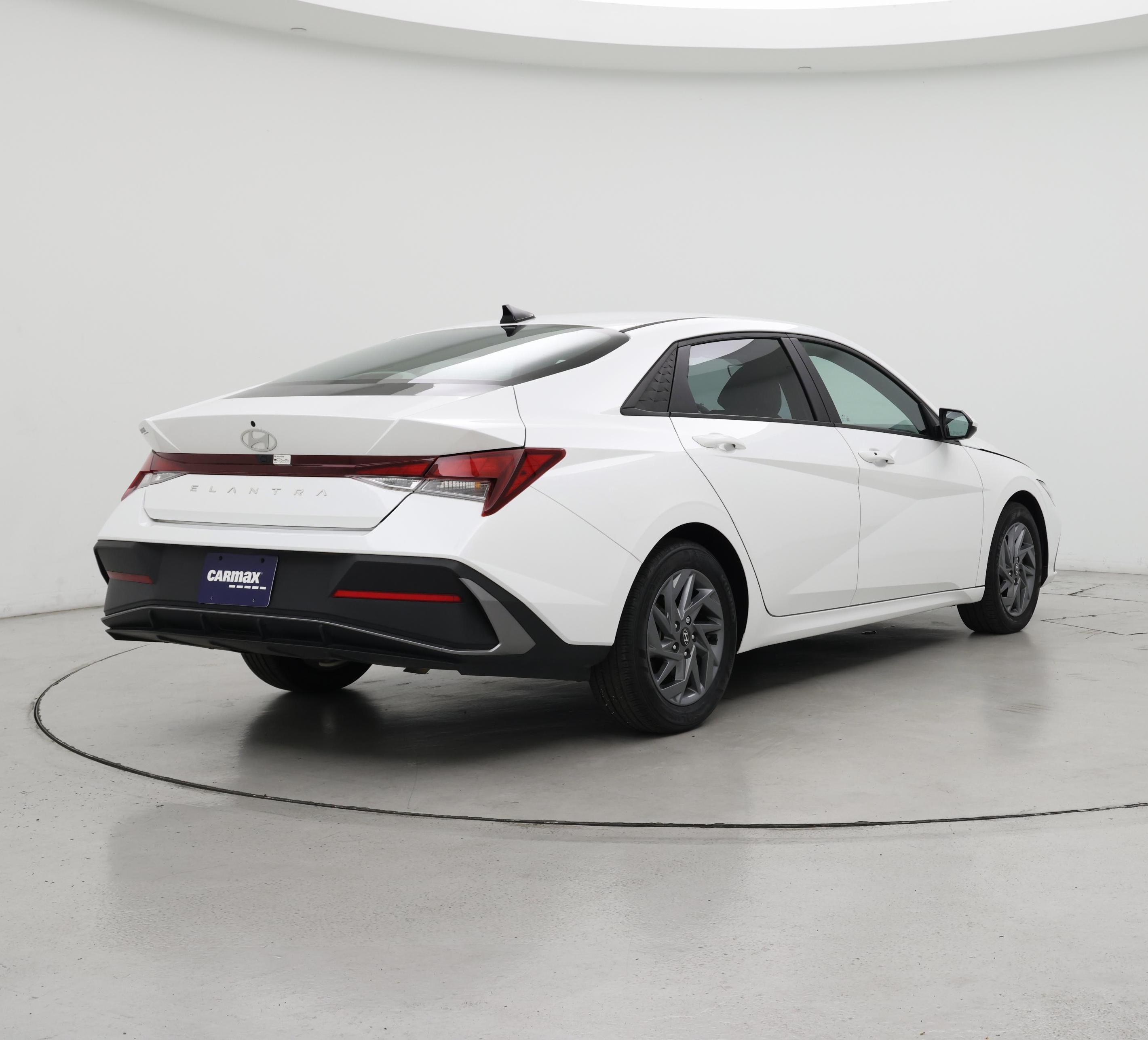Thumbnail: 2024 Hyundai Elantra - 8