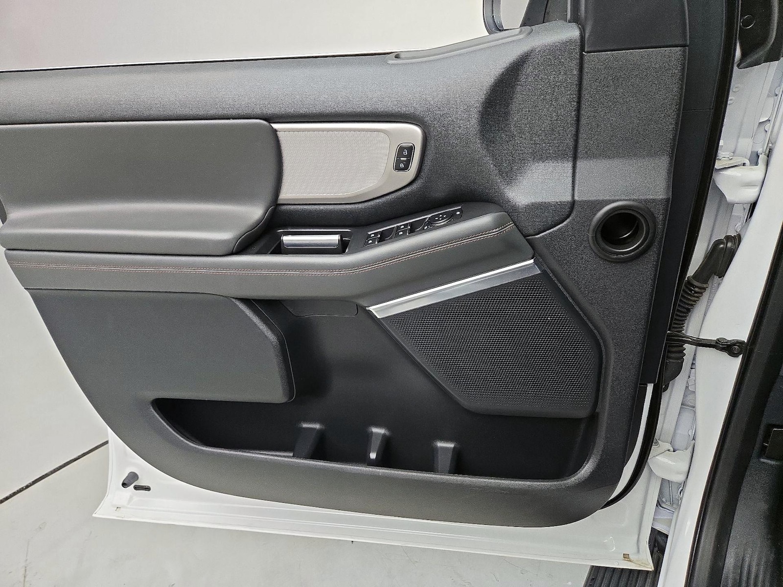 2025 Ford Expedition Active - Photo 13