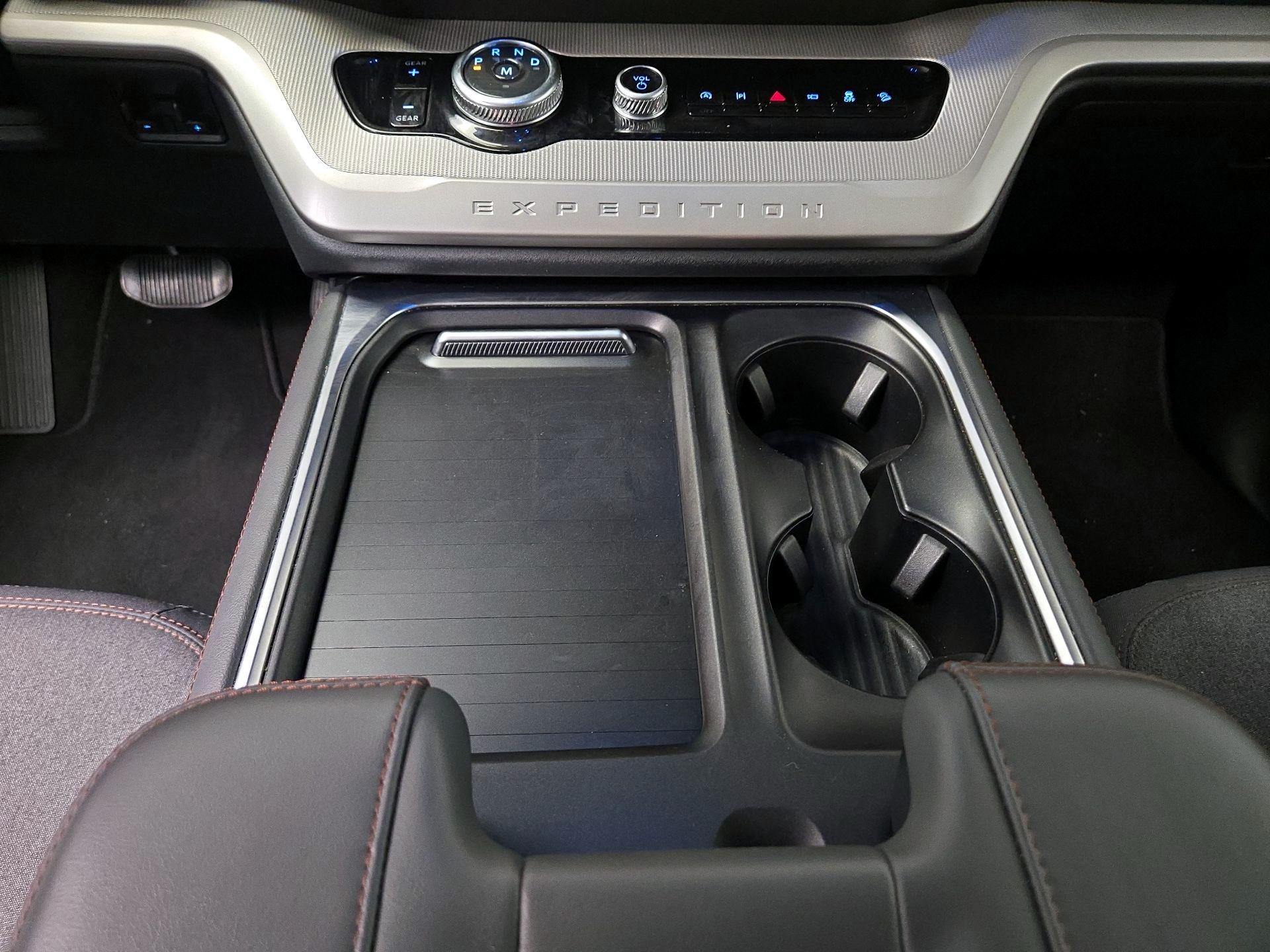 Thumbnail: 2025 Ford Expedition MAX - 18