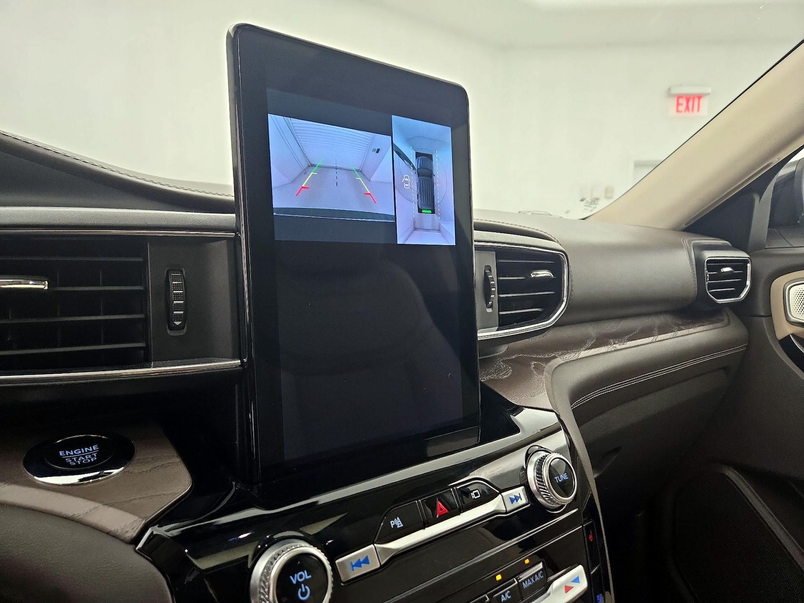2023 Ford Explorer Platinum - Photo 14
