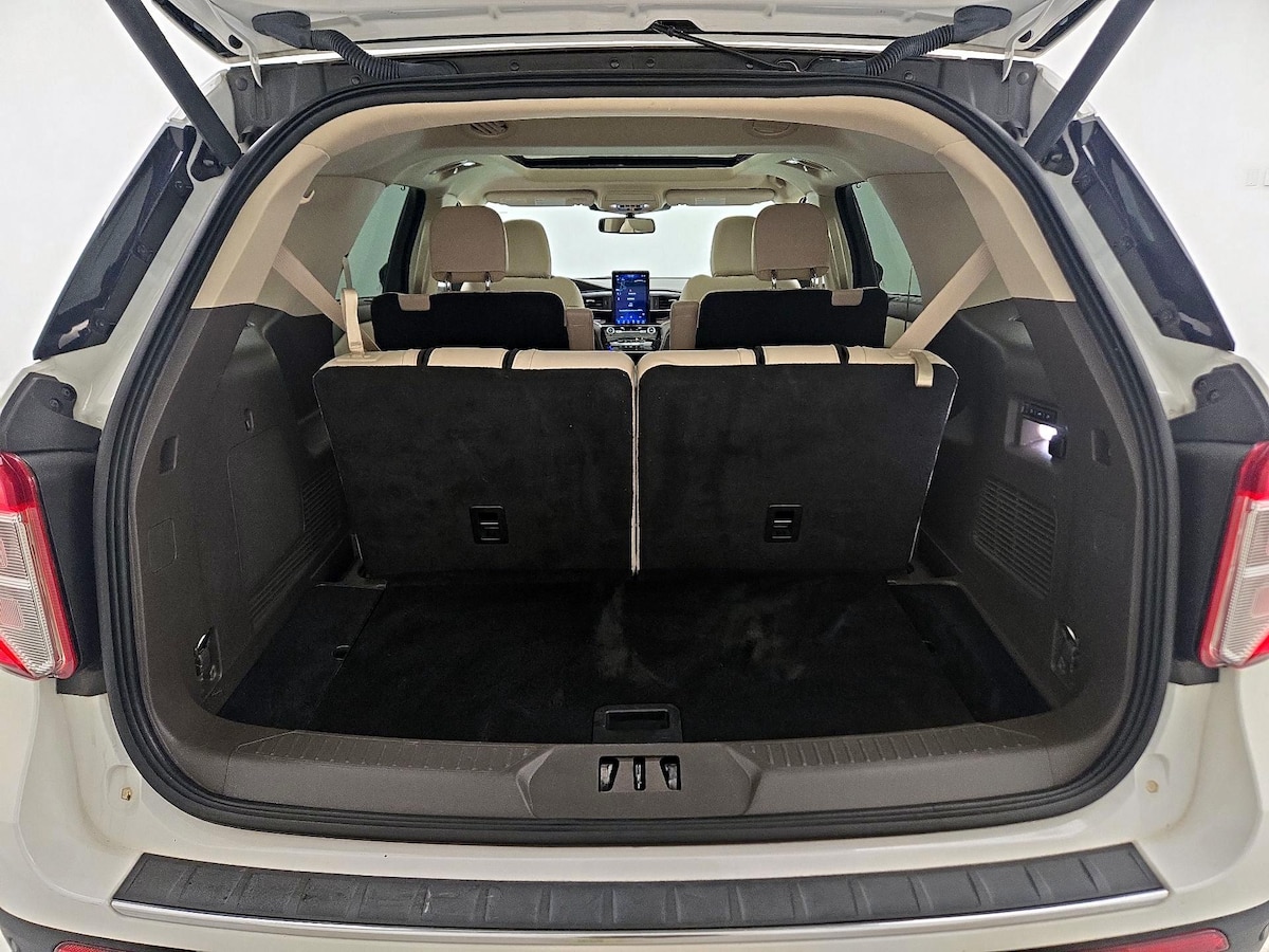 Trunk/Cargo (Seats Up)