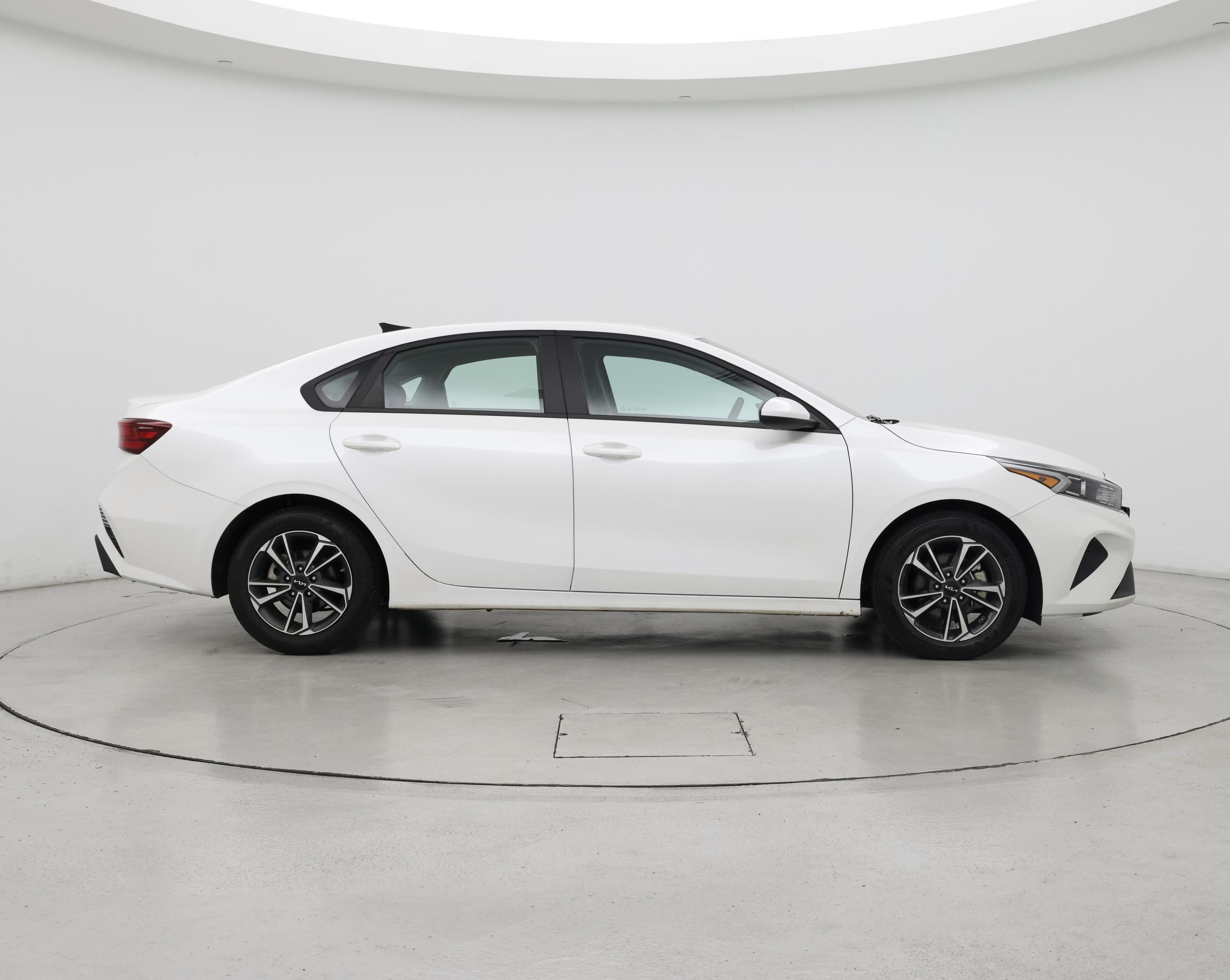 Thumbnail: 2024 Kia Forte - 7
