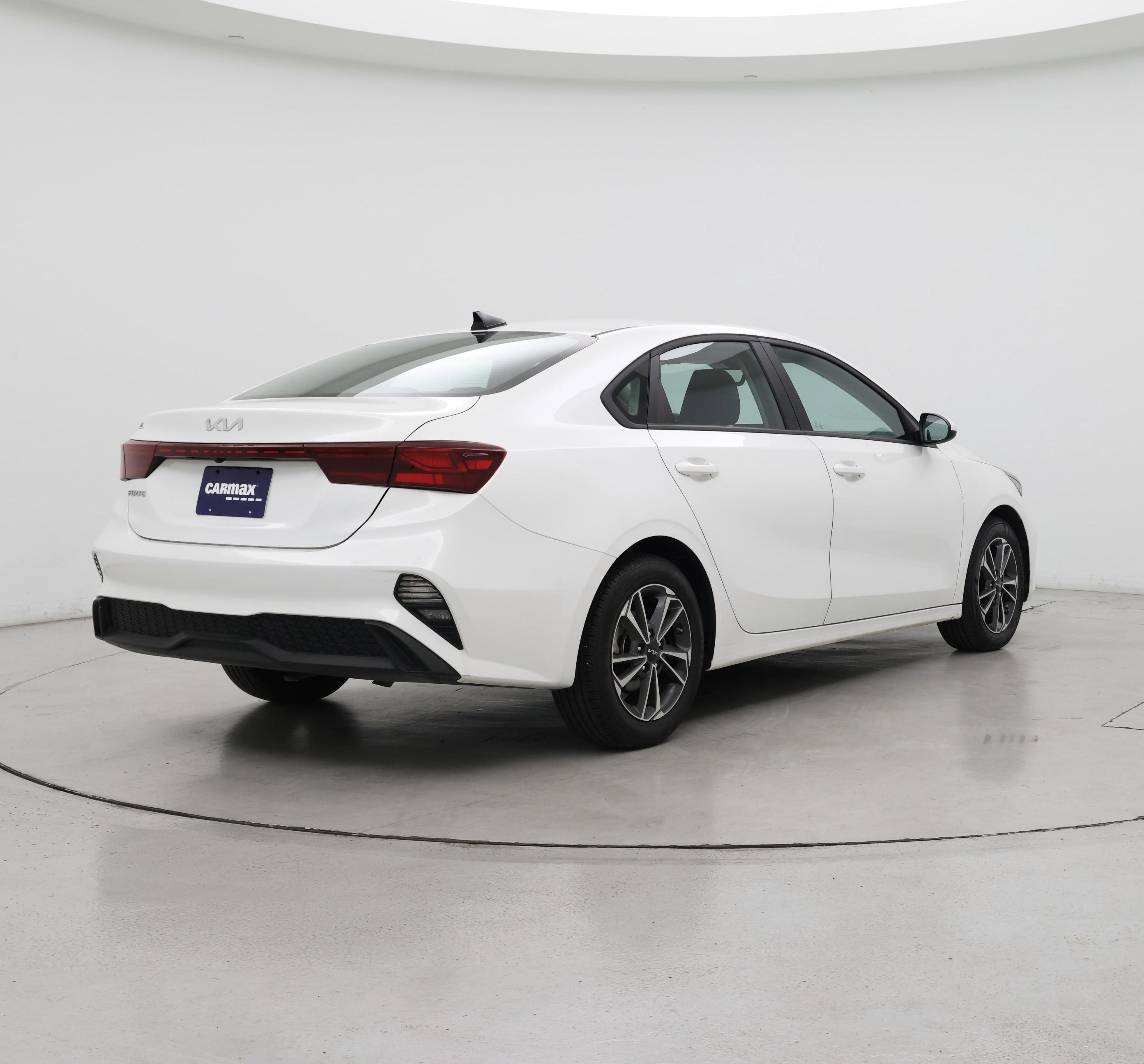 Thumbnail: 2024 Kia Forte - 8